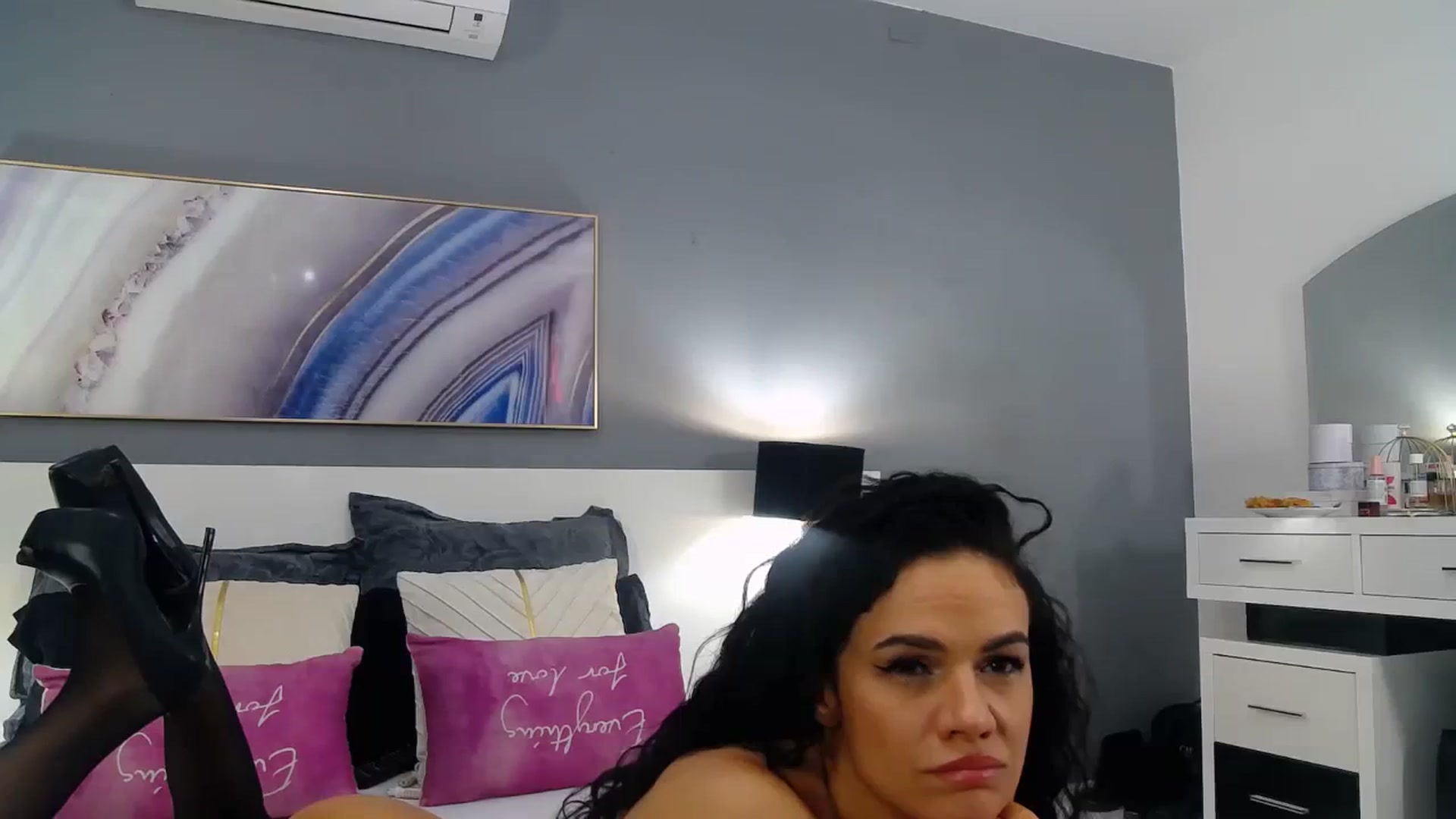 Gallery image thumbnail from Sophiejoulia's myfreecams stream on, 01/07/2024, 18:15 image 4 of 20