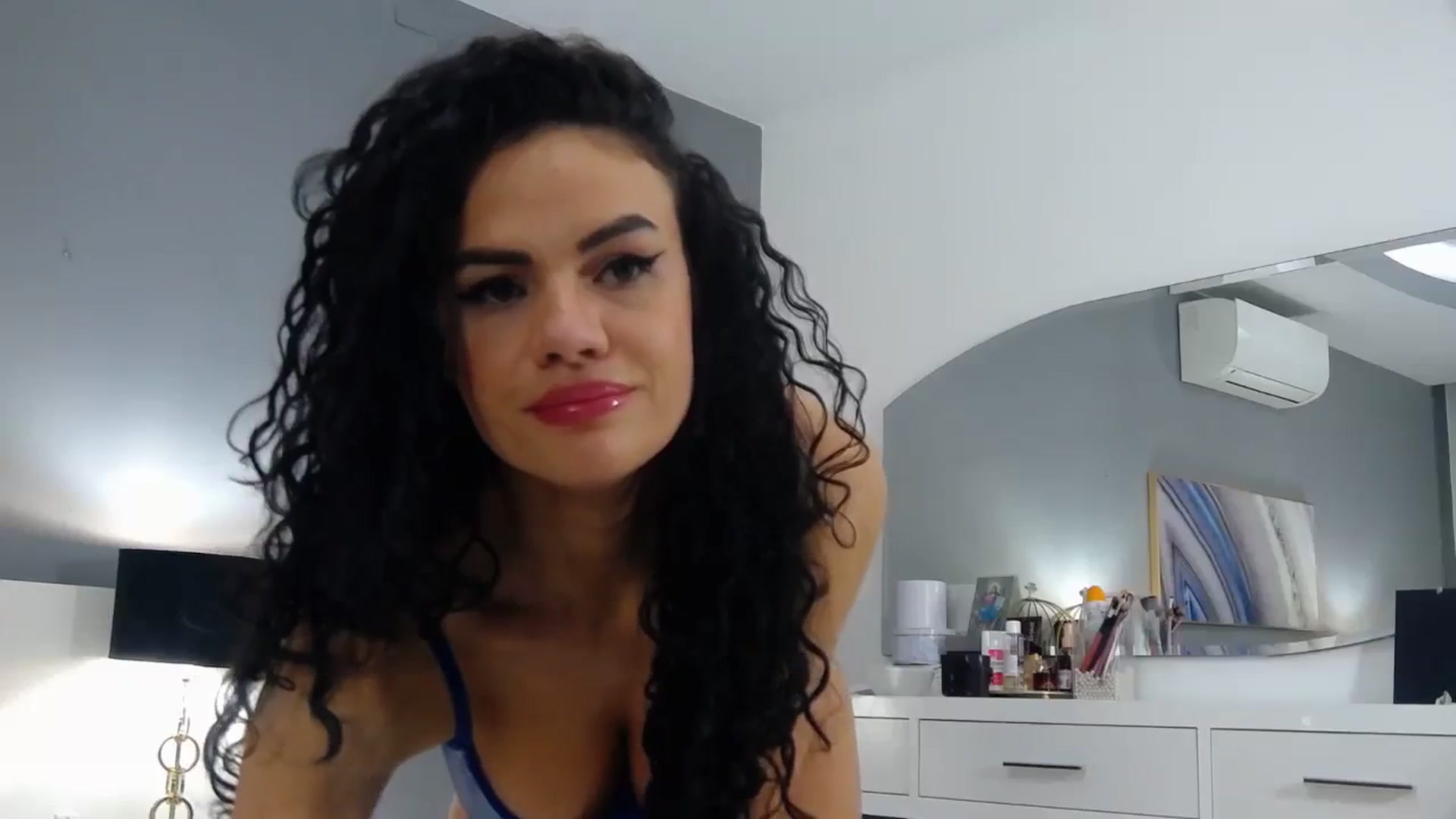 Gallery image thumbnail from Sophiejoulia's myfreecams stream on, 02/05/2024, 20:11 image 8 of 20
