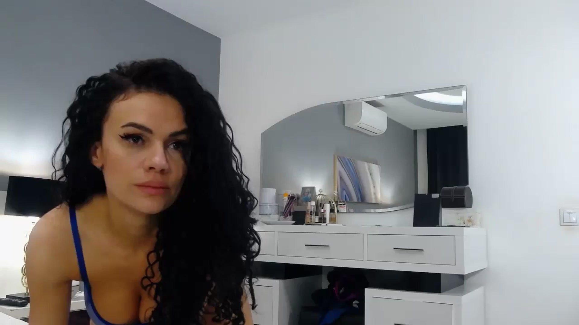 Gallery image thumbnail from Sophiejoulia's myfreecams stream on, 02/18/2024, 18:25 image 17 of 20