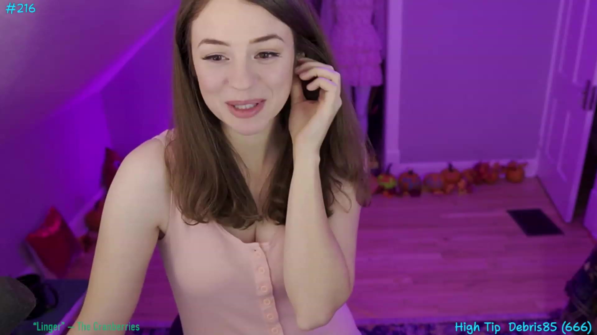 Gallery image thumbnail from SophiesBobs's myfreecams stream on, 11/06/2023, 07:52 image 4 of 20
