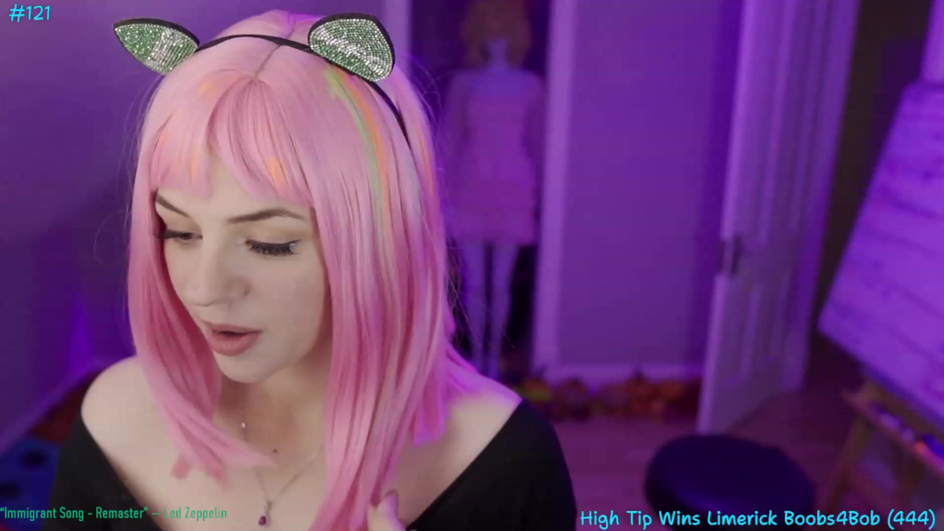 Gallery image thumbnail from SophiesBobs's myfreecams stream on, 11/25/2023, 09:23 image 7 of 20