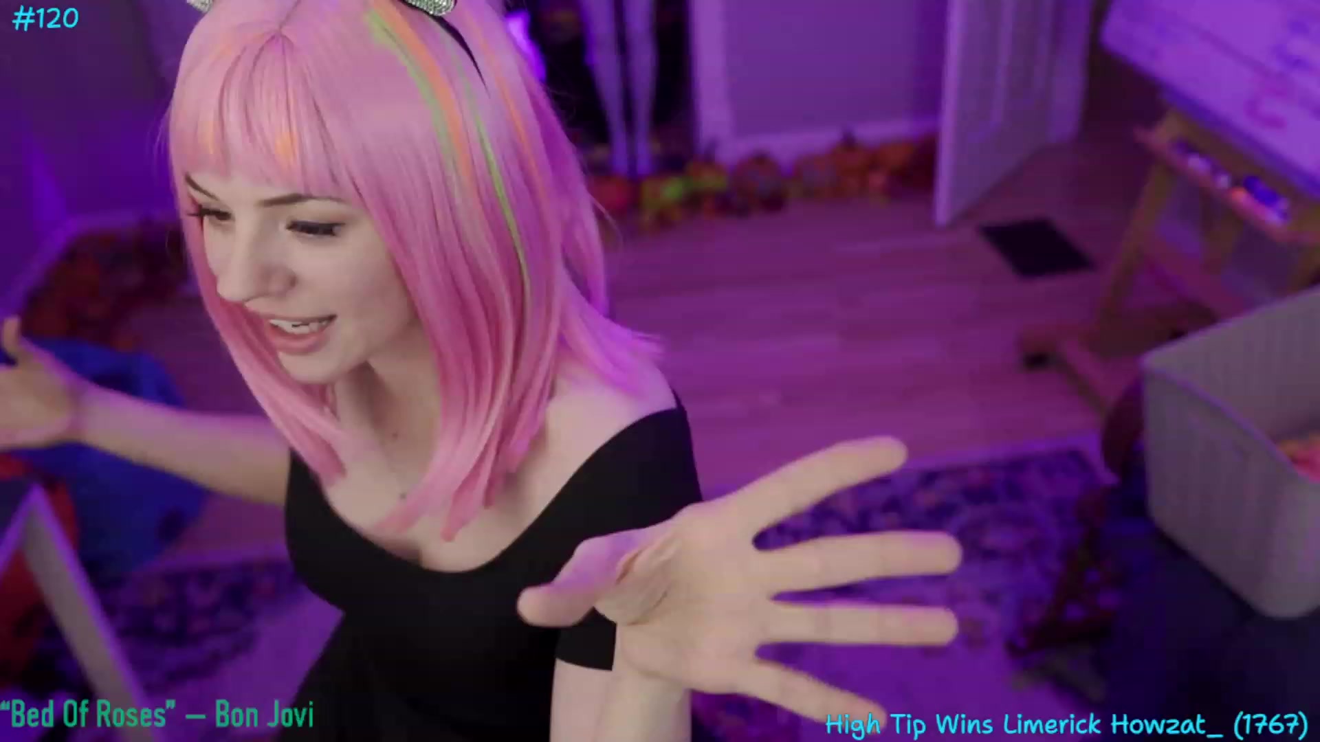 Gallery image thumbnail from SophiesBobs's myfreecams stream on, 11/25/2023, 09:23 image 16 of 20