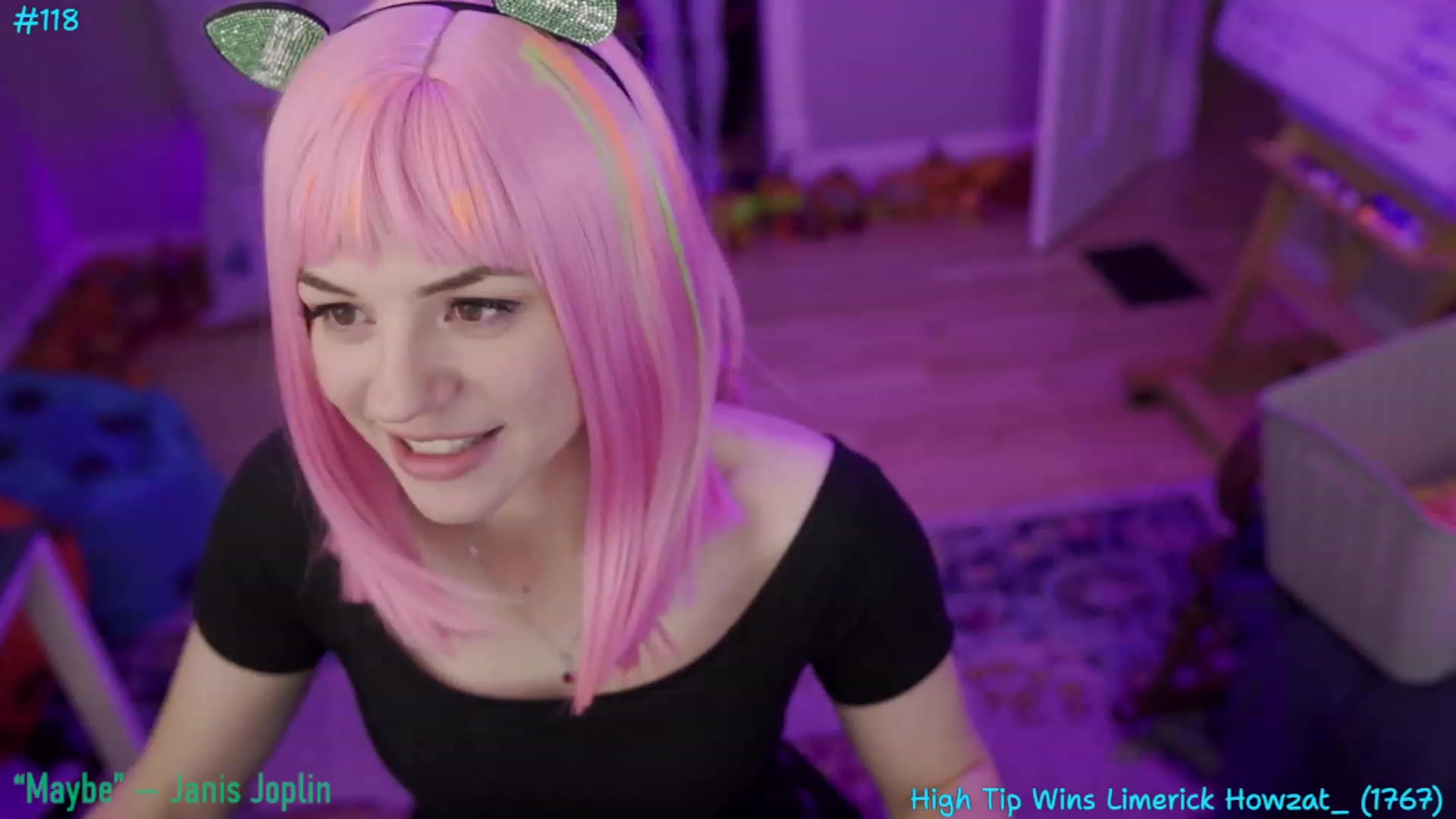 Gallery image thumbnail from SophiesBobs's myfreecams stream on, 11/25/2023, 10:03 image 12 of 20