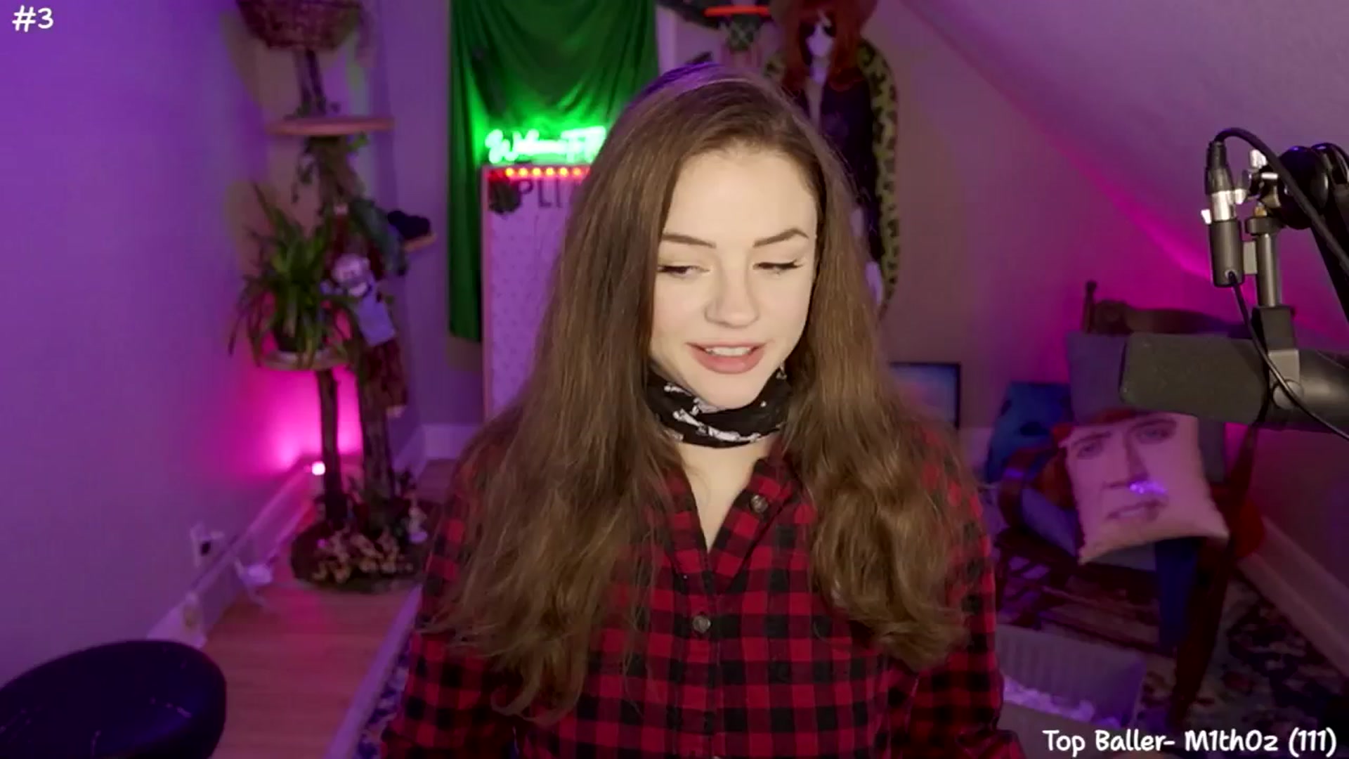 Gallery image thumbnail from SophiesJungle's myfreecams stream on, 07/15/2024, 04:15 image 6 of 20