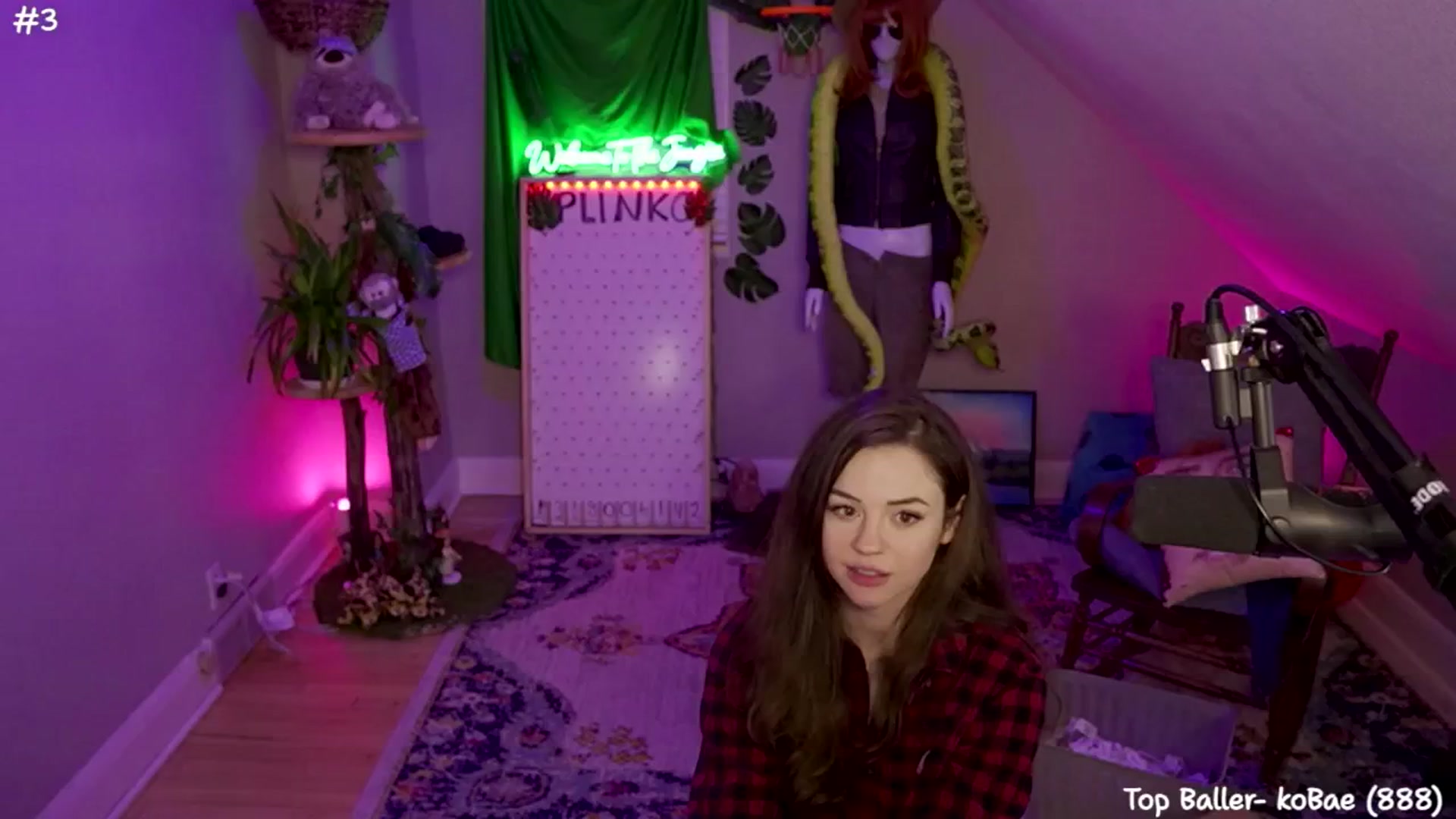 Gallery image thumbnail from SophiesJungle's myfreecams stream on, 07/15/2024, 09:17 image 11 of 20