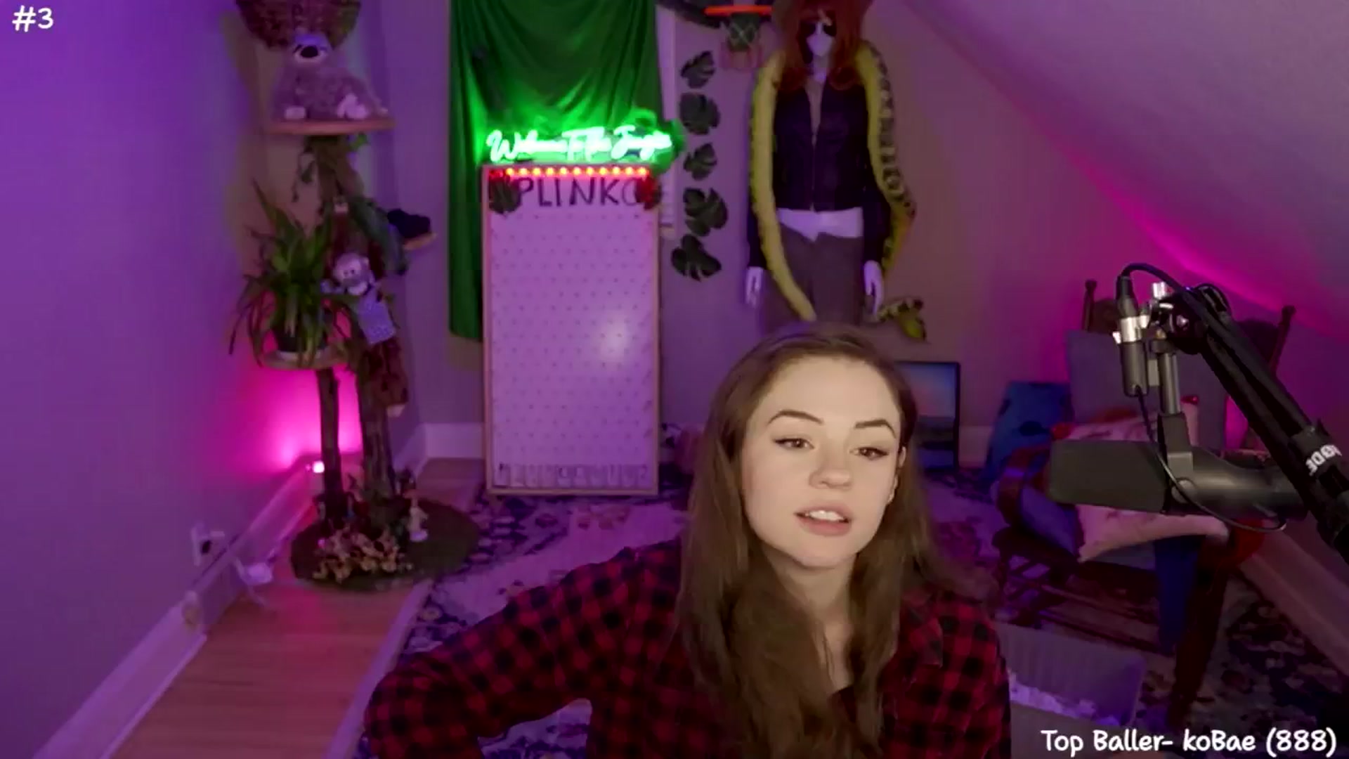 Gallery image thumbnail from SophiesJungle's myfreecams stream on, 07/15/2024, 09:17 image 8 of 20