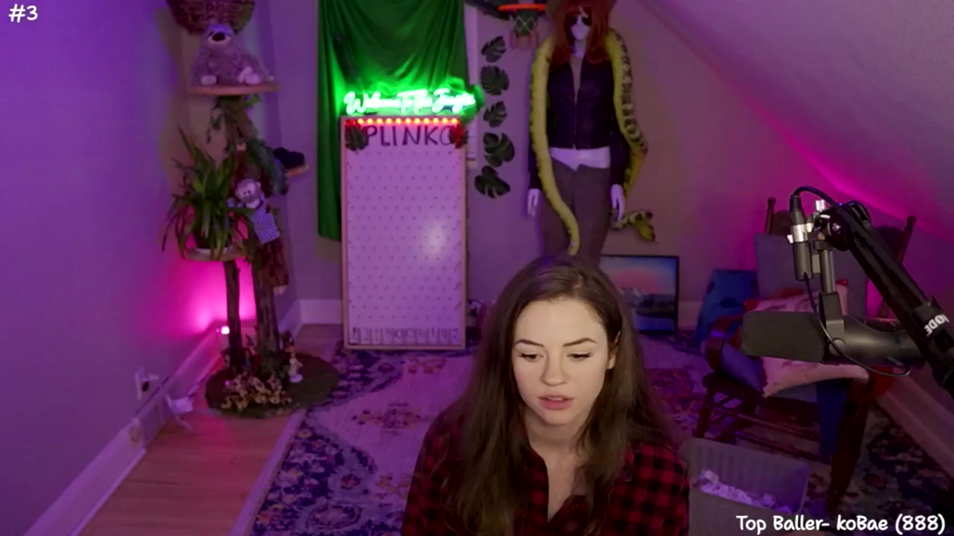 Gallery image thumbnail from SophiesJungle's myfreecams stream on, 07/15/2024, 09:17 image 12 of 20