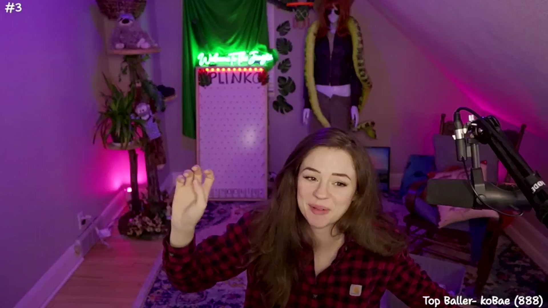 Gallery image thumbnail from SophiesJungle's myfreecams stream on, 07/15/2024, 09:17 image 6 of 20