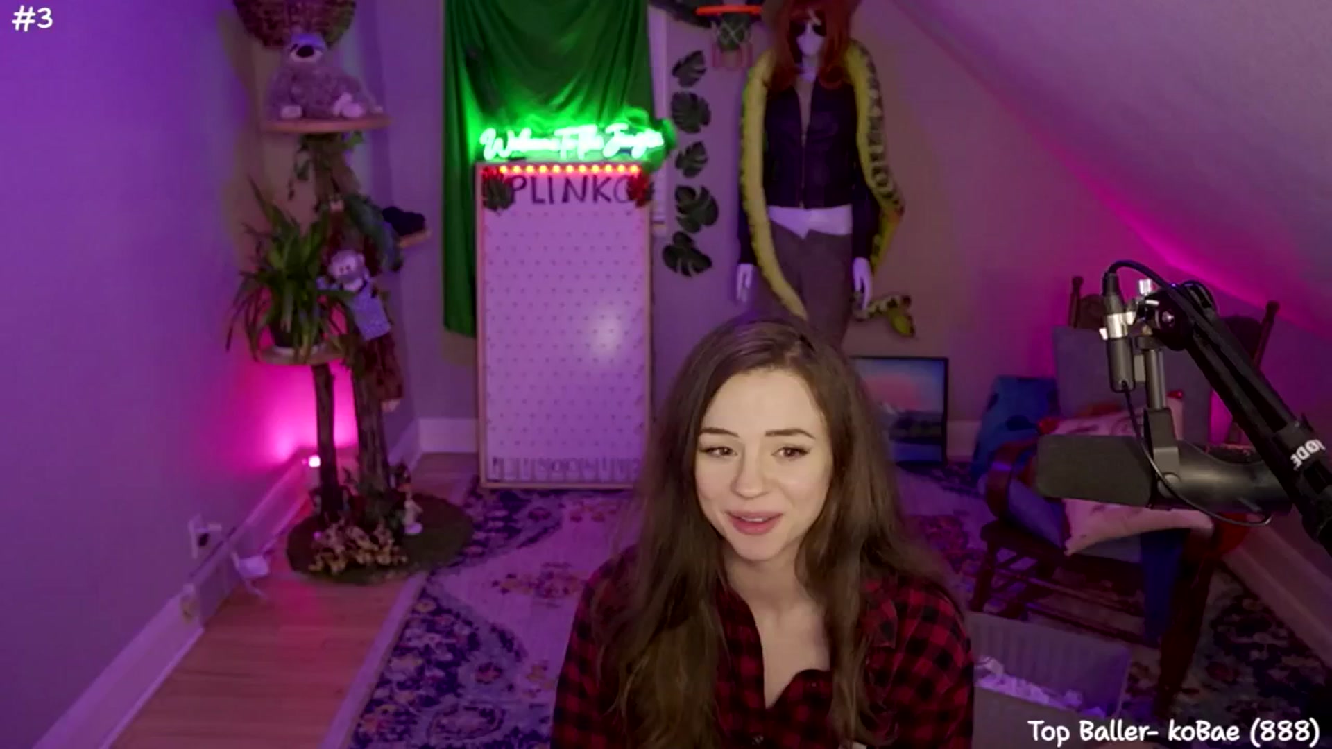 Gallery image thumbnail from SophiesJungle's myfreecams stream on, 07/15/2024, 09:17 image 7 of 20