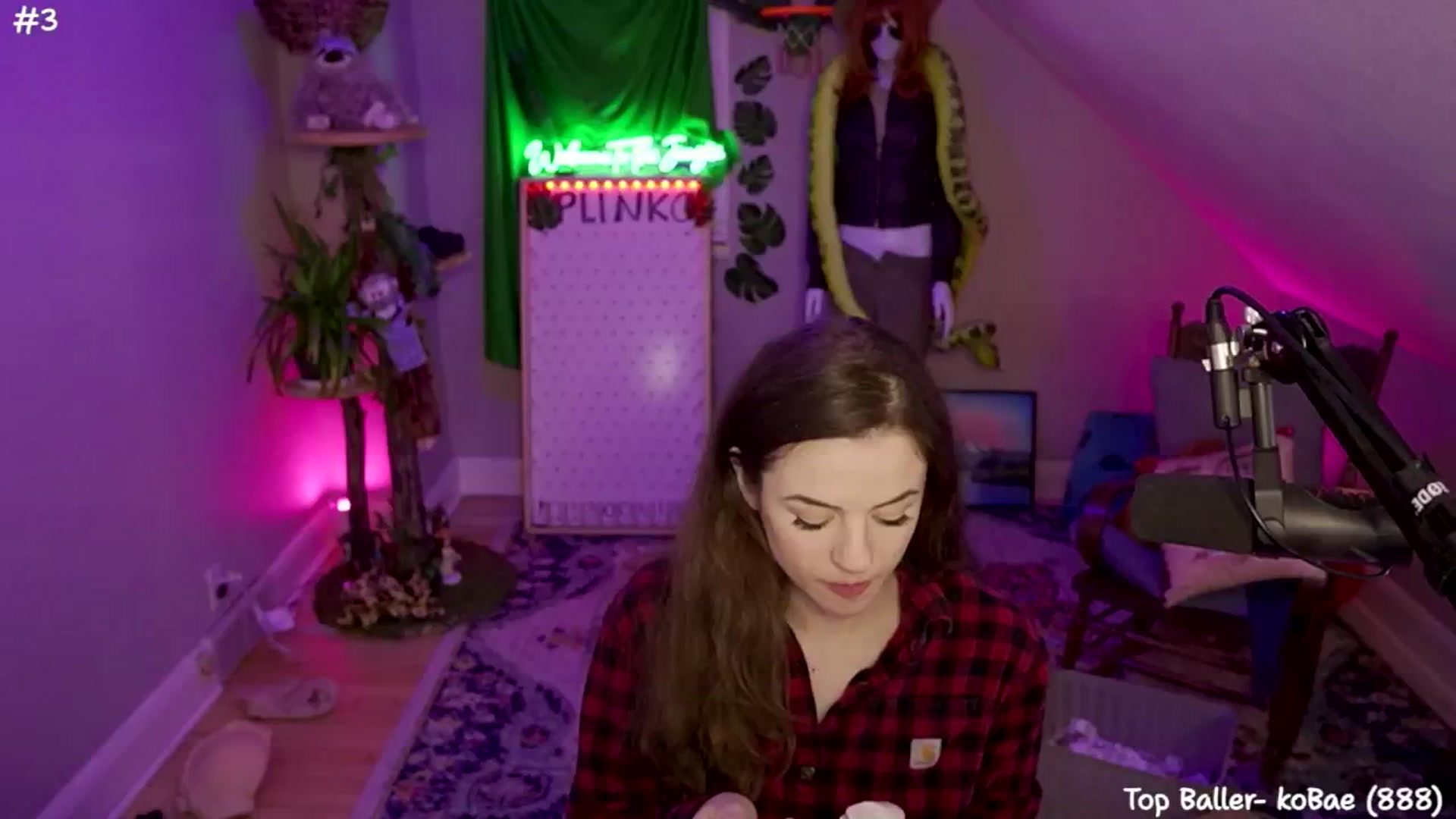 Gallery image thumbnail from SophiesJungle's myfreecams stream on, 07/15/2024, 09:17 image 3 of 20