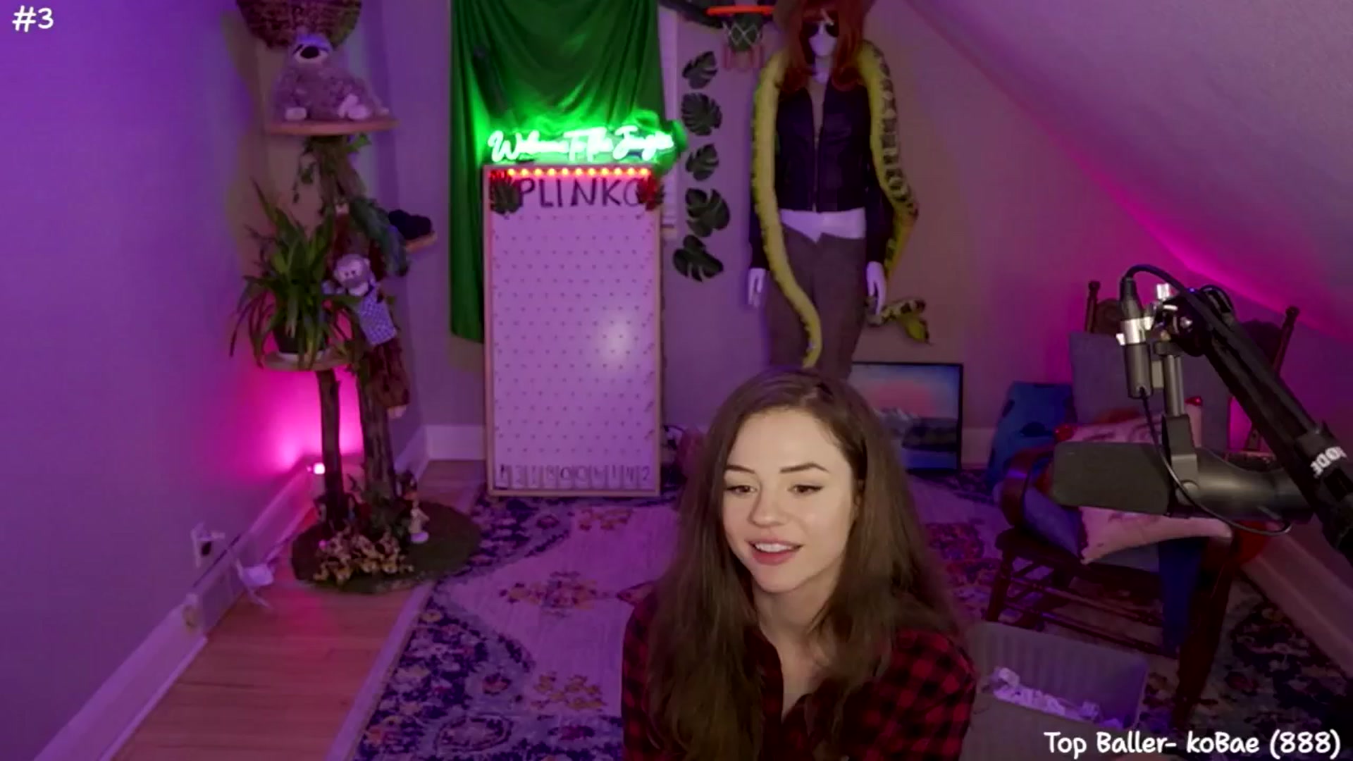 Gallery image thumbnail from SophiesJungle's myfreecams stream on, 07/15/2024, 09:17 image 16 of 20