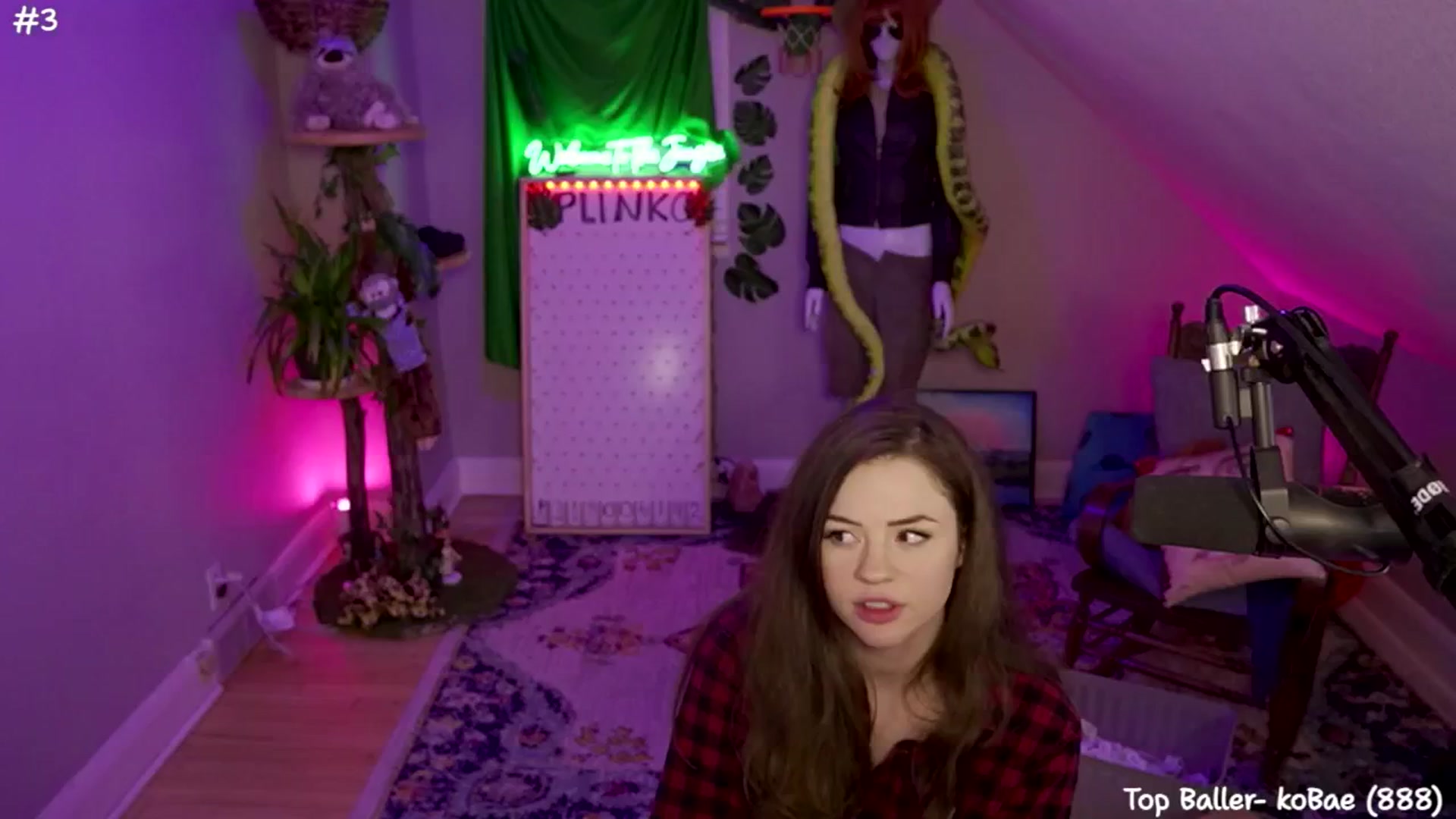 Gallery image thumbnail from SophiesJungle's myfreecams stream on, 07/15/2024, 09:17 image 18 of 20