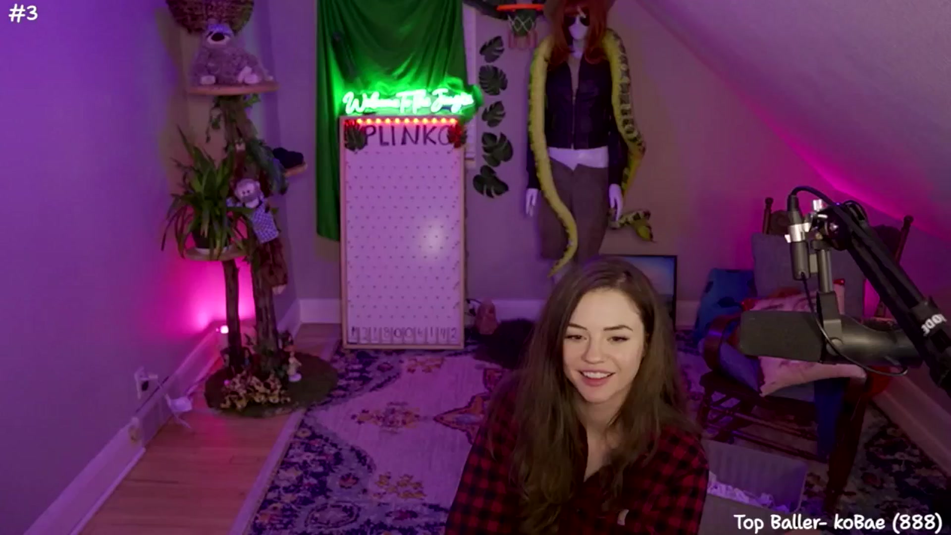 Gallery image thumbnail from SophiesJungle's myfreecams stream on, 07/15/2024, 09:17 image 17 of 20