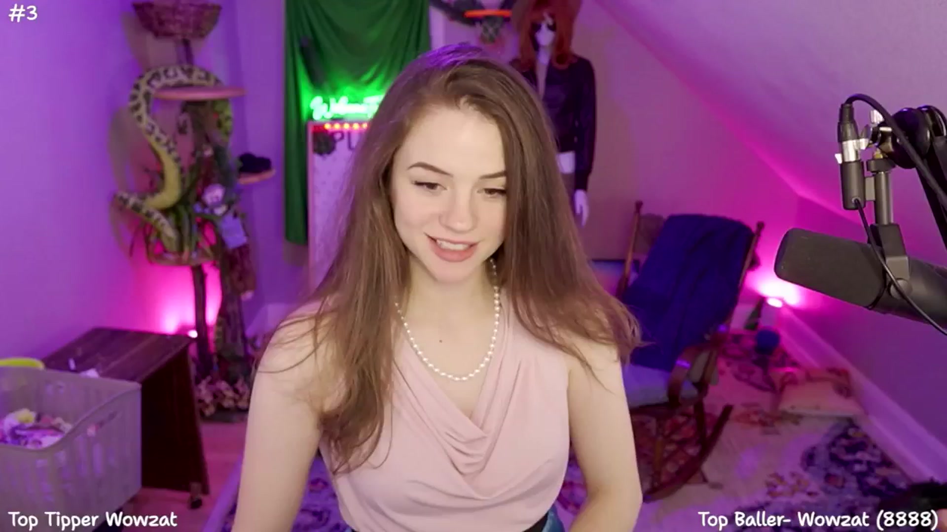 Gallery image thumbnail from SophiesJungle's myfreecams stream on, 07/21/2024, 10:34 image 19 of 20