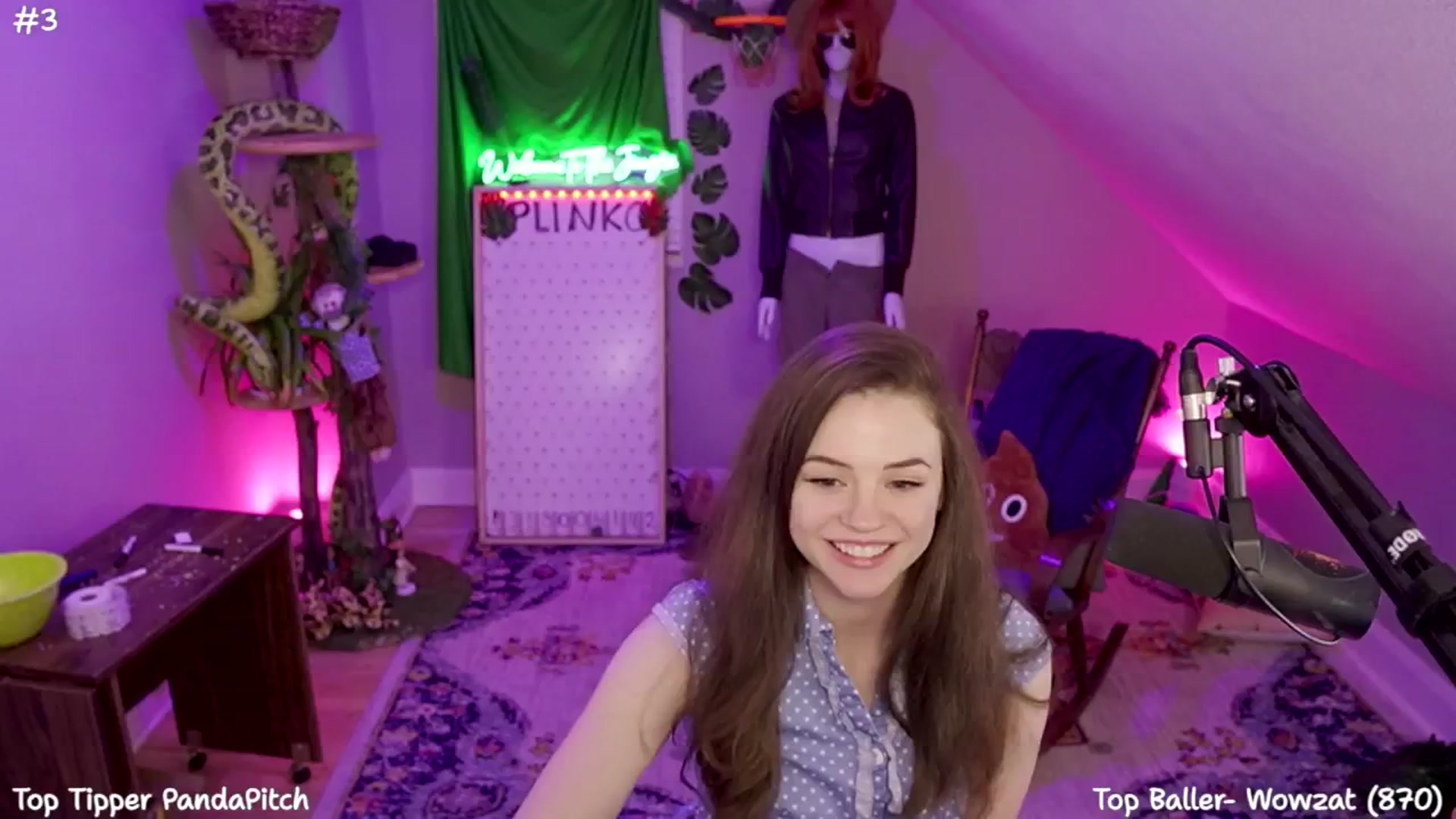 Gallery image thumbnail from SophiesJungle's myfreecams stream on, 07/21/2024, 10:34 image 13 of 20
