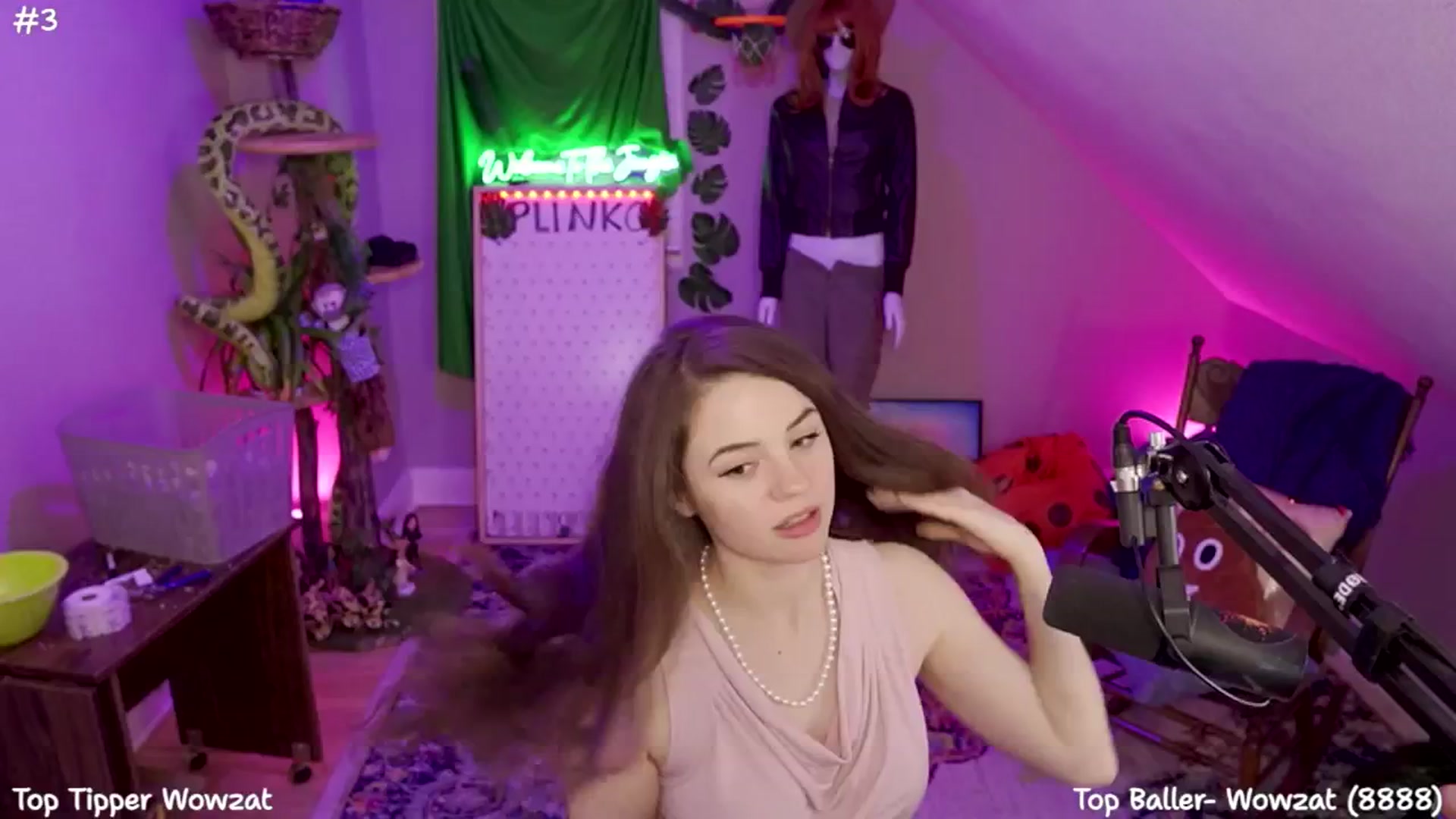 Gallery image thumbnail from SophiesJungle's myfreecams stream on, 07/21/2024, 11:51 image 3 of 20