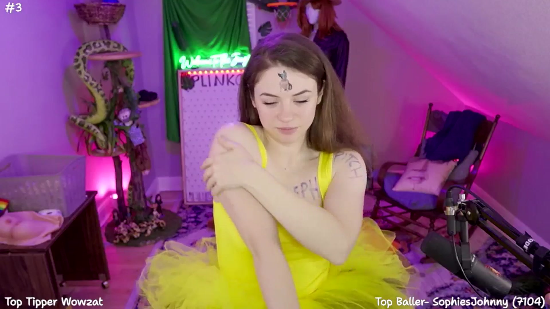 Gallery image thumbnail from SophiesJungle's myfreecams stream on, 07/22/2024, 12:16 image 17 of 20