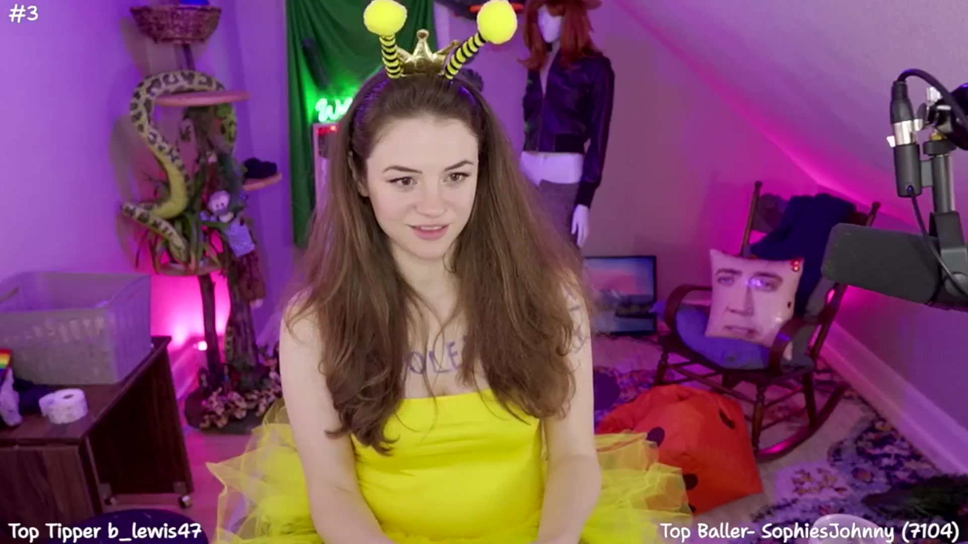 Gallery image thumbnail from SophiesJungle's myfreecams stream on, 07/22/2024, 12:16 image 9 of 20