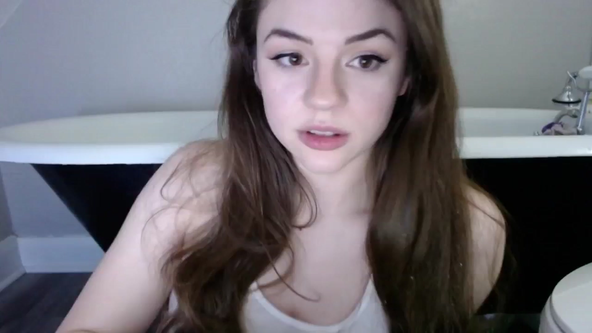 Gallery image thumbnail from SophiesJungle's myfreecams stream on, 07/25/2024, 05:06 image 3 of 20