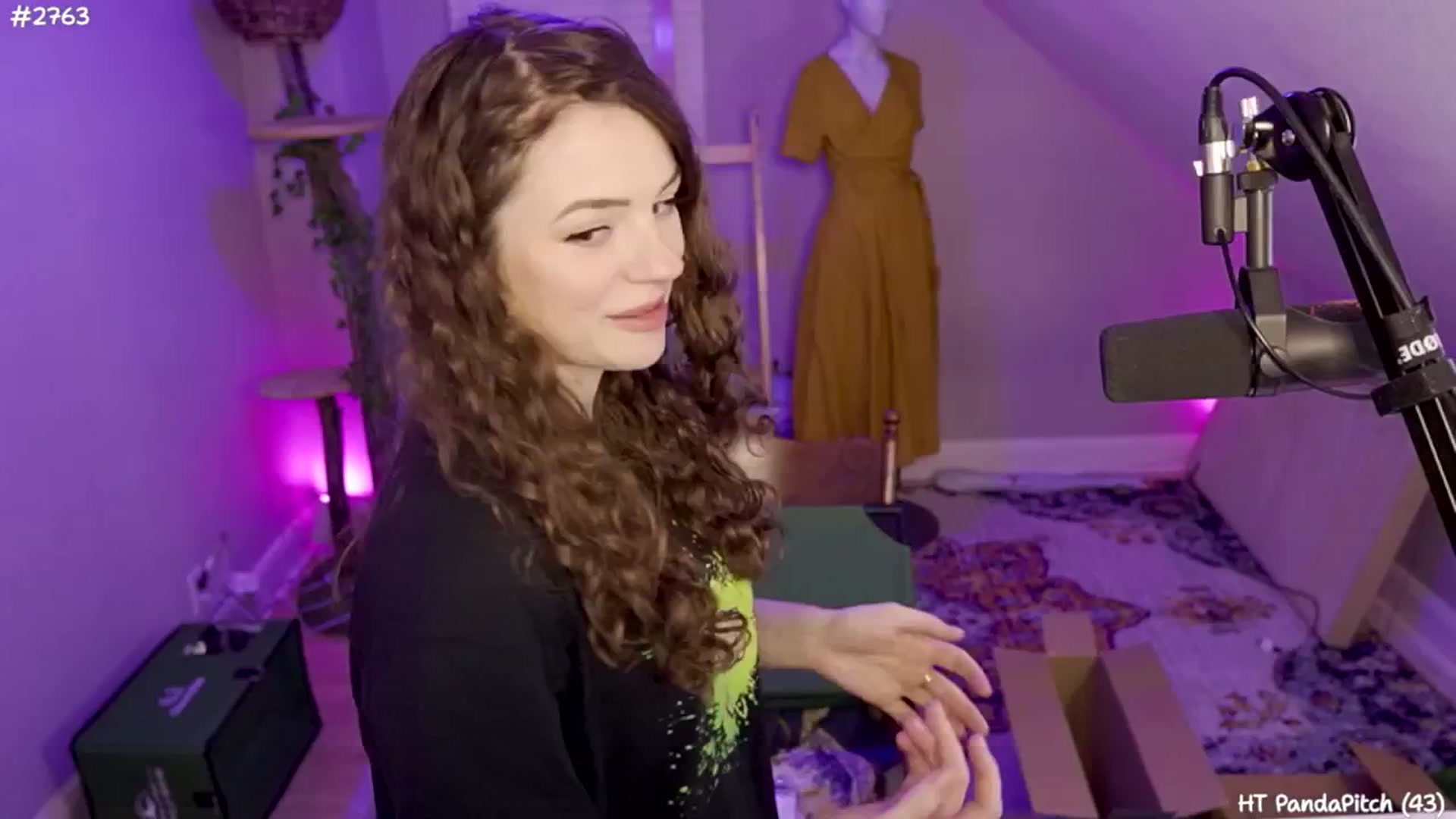 Gallery image thumbnail from SophiesJungle's myfreecams stream on, 08/24/2024, 02:59 image 11 of 20