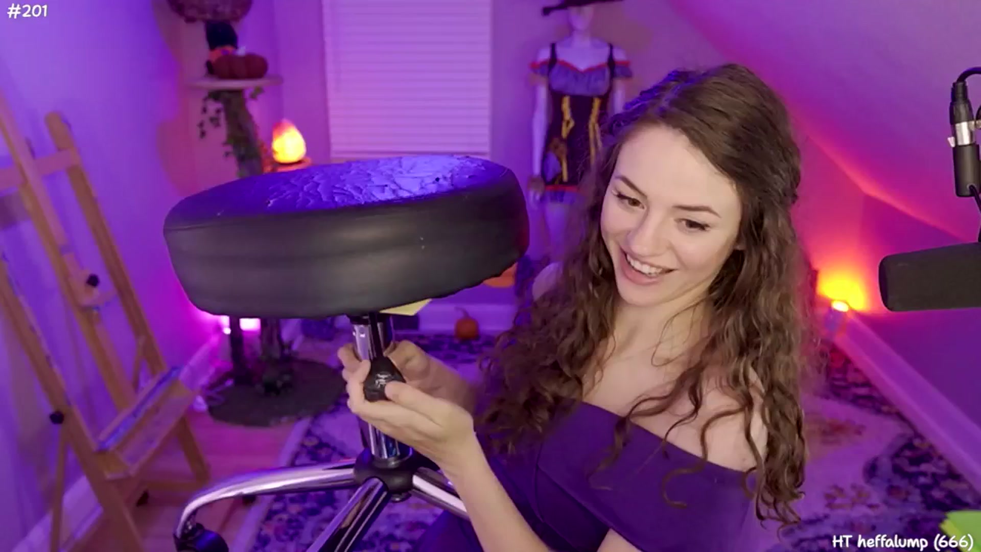 Gallery image thumbnail from SophiesJungle's myfreecams stream on, 10/08/2024, 08:34 image 18 of 20