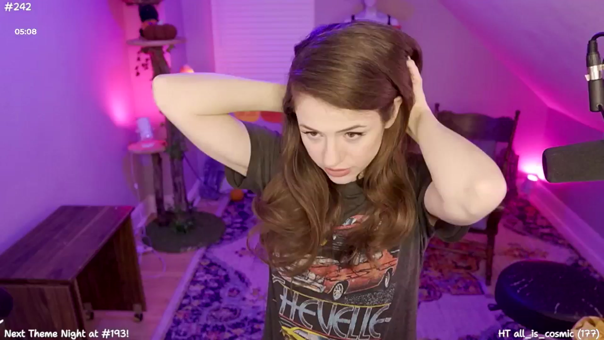 Gallery image thumbnail from SophiesJungle's myfreecams stream on, 10/15/2024, 03:33 image 12 of 20