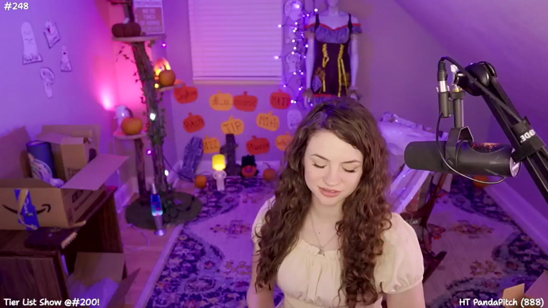 Gallery image thumbnail from SophiesJungle's myfreecams stream on, 10/18/2024, 08:30 image 14 of 20