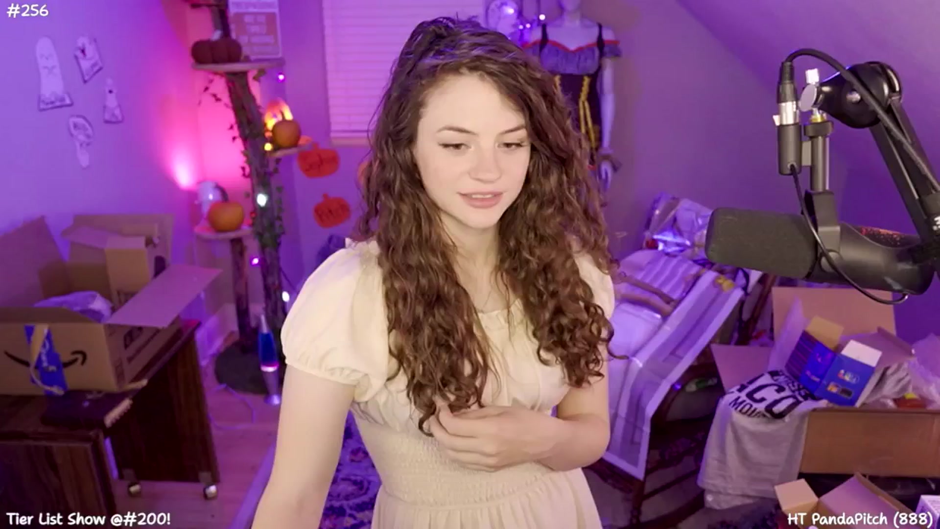Gallery image thumbnail from SophiesJungle's myfreecams stream on, 10/18/2024, 08:30 image 8 of 20