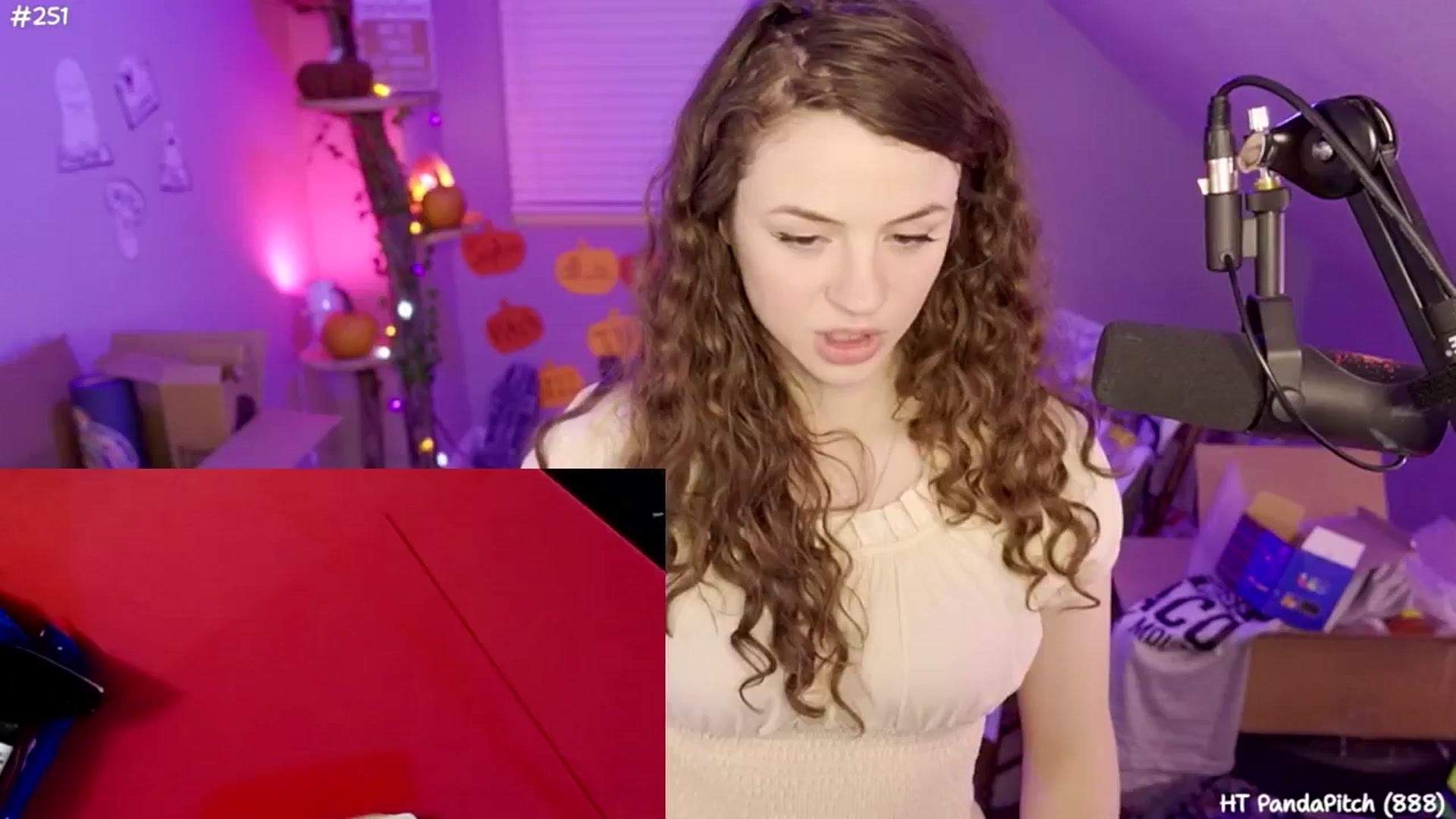 Gallery image thumbnail from SophiesJungle's myfreecams stream on, 10/18/2024, 08:30 image 11 of 20