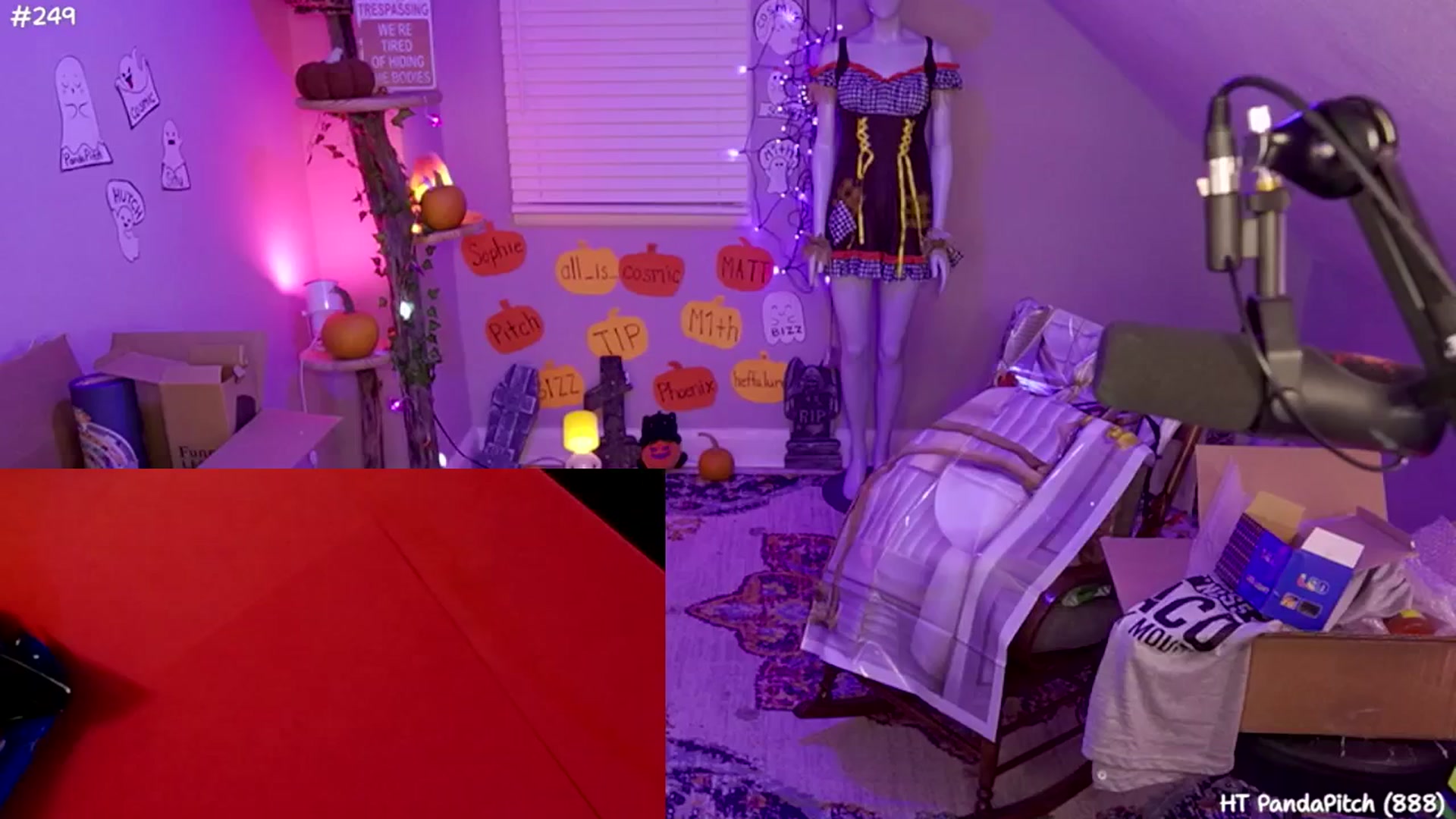 Gallery image thumbnail from SophiesJungle's myfreecams stream on, 10/18/2024, 08:30 image 12 of 20