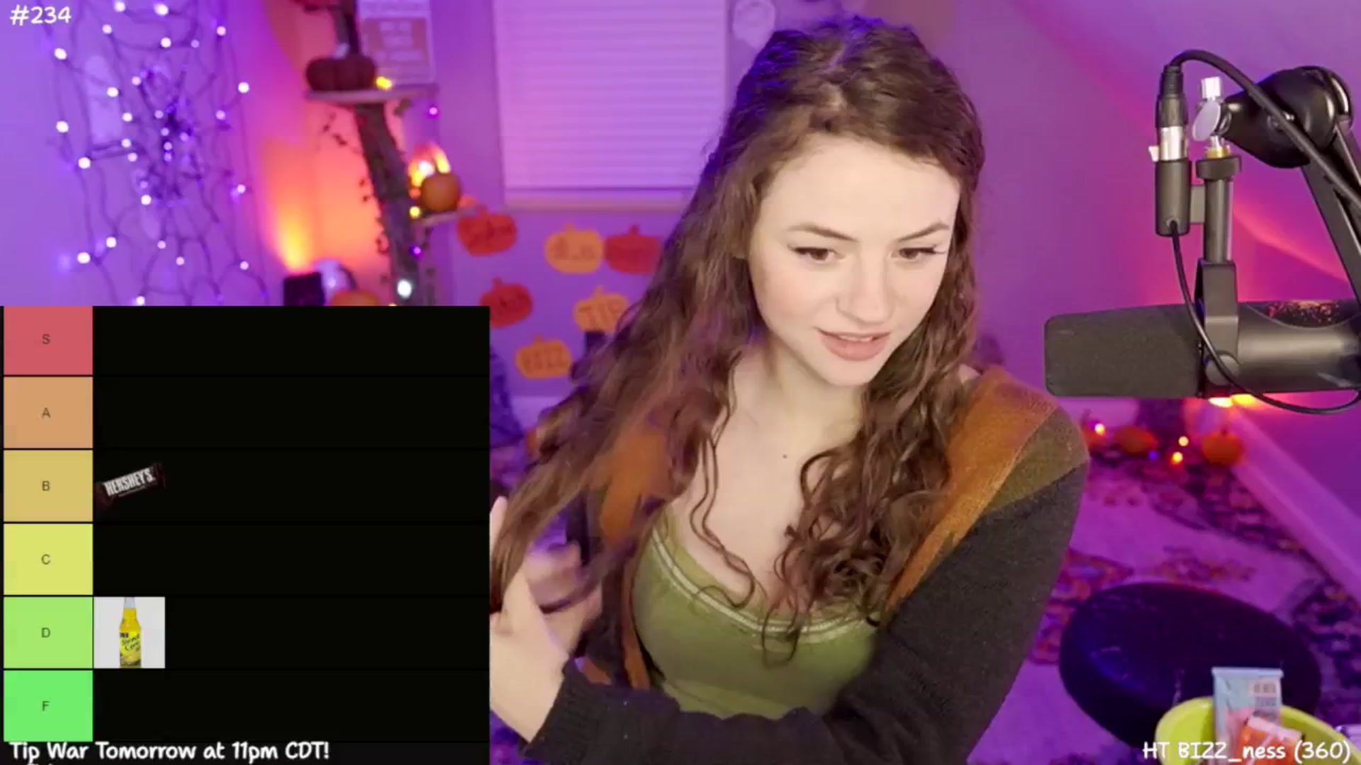 Gallery image thumbnail from SophiesJungle's myfreecams stream on, 10/19/2024, 08:24 image 6 of 20