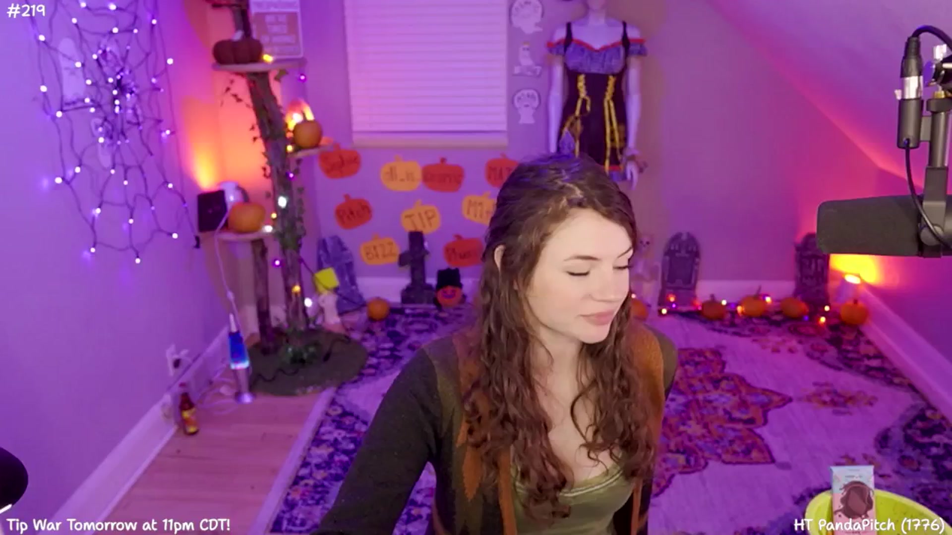 Gallery image thumbnail from SophiesJungle's myfreecams stream on, 10/19/2024, 08:24 image 15 of 20