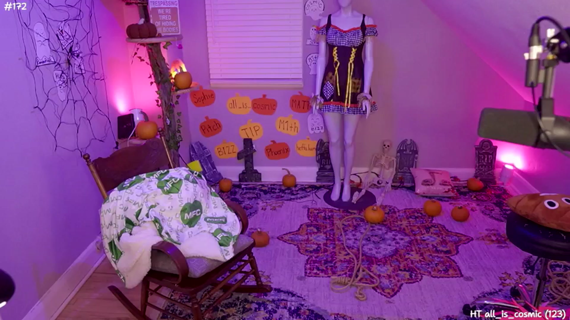 Gallery image thumbnail from SophiesJungle's myfreecams stream on, 10/24/2024, 06:48 image 7 of 20