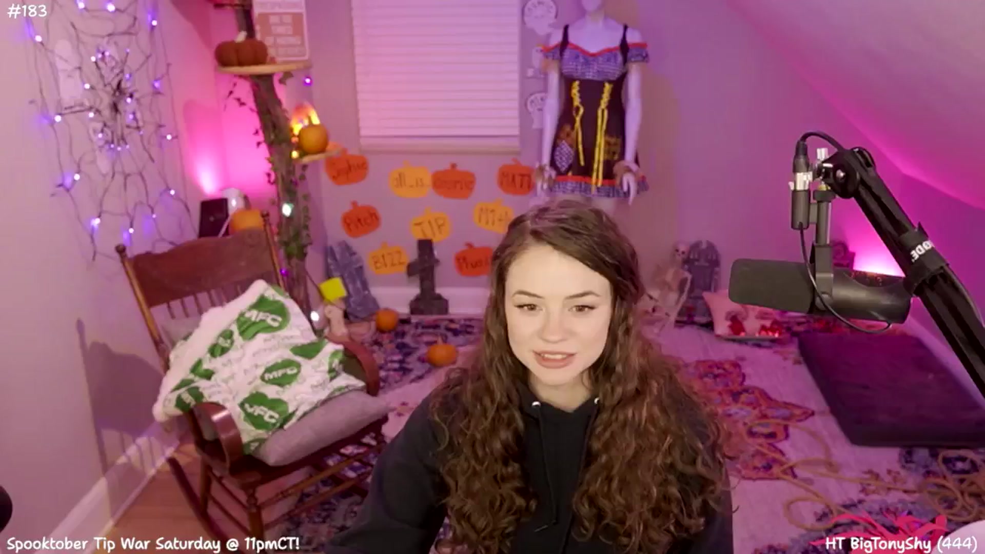 Gallery image thumbnail from SophiesJungle's myfreecams stream on, 10/25/2024, 08:11 image 13 of 20
