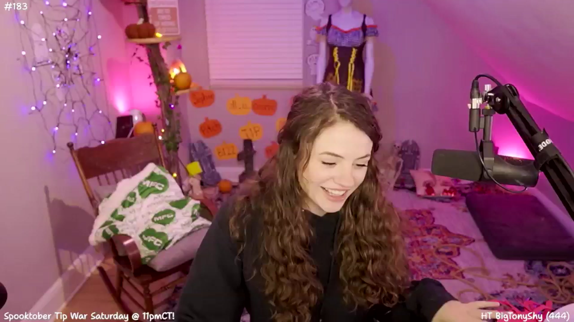 Gallery image thumbnail from SophiesJungle's myfreecams stream on, 10/25/2024, 08:11 image 14 of 20