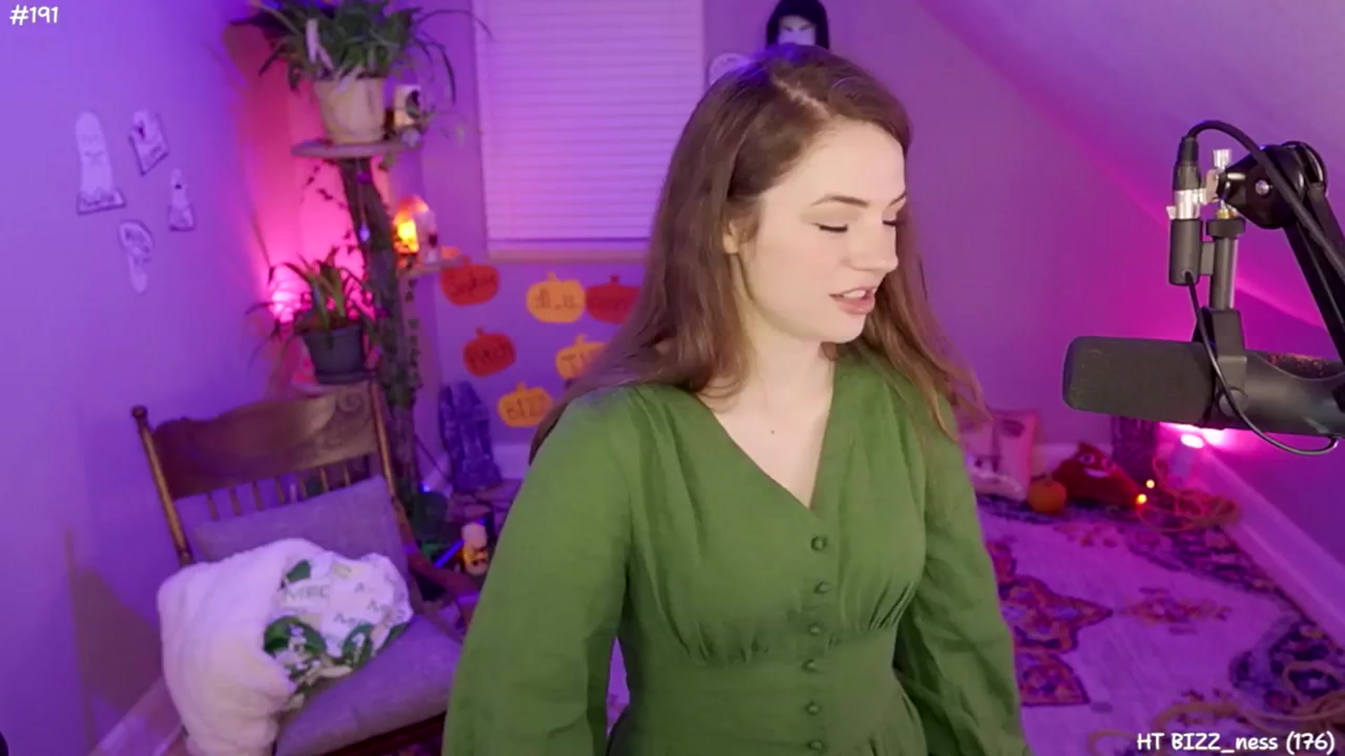Gallery image thumbnail from SophiesJungle's myfreecams stream on, 10/30/2024, 05:01 image 6 of 20