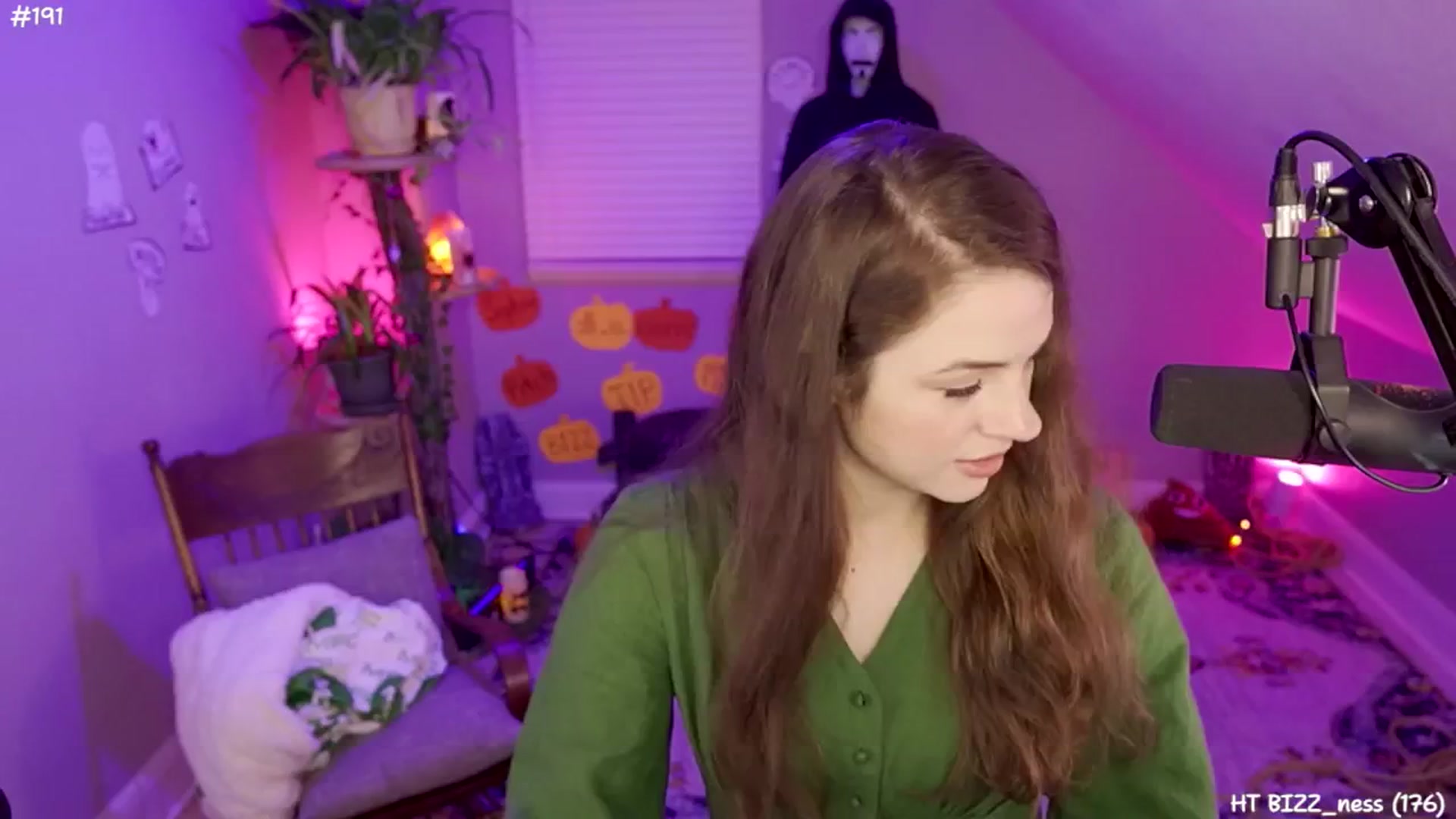 Gallery image thumbnail from SophiesJungle's myfreecams stream on, 10/30/2024, 05:01 image 14 of 20