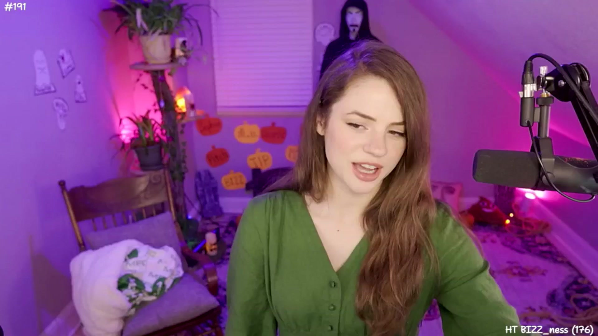 Gallery image thumbnail from SophiesJungle's myfreecams stream on, 10/30/2024, 05:01 image 4 of 20