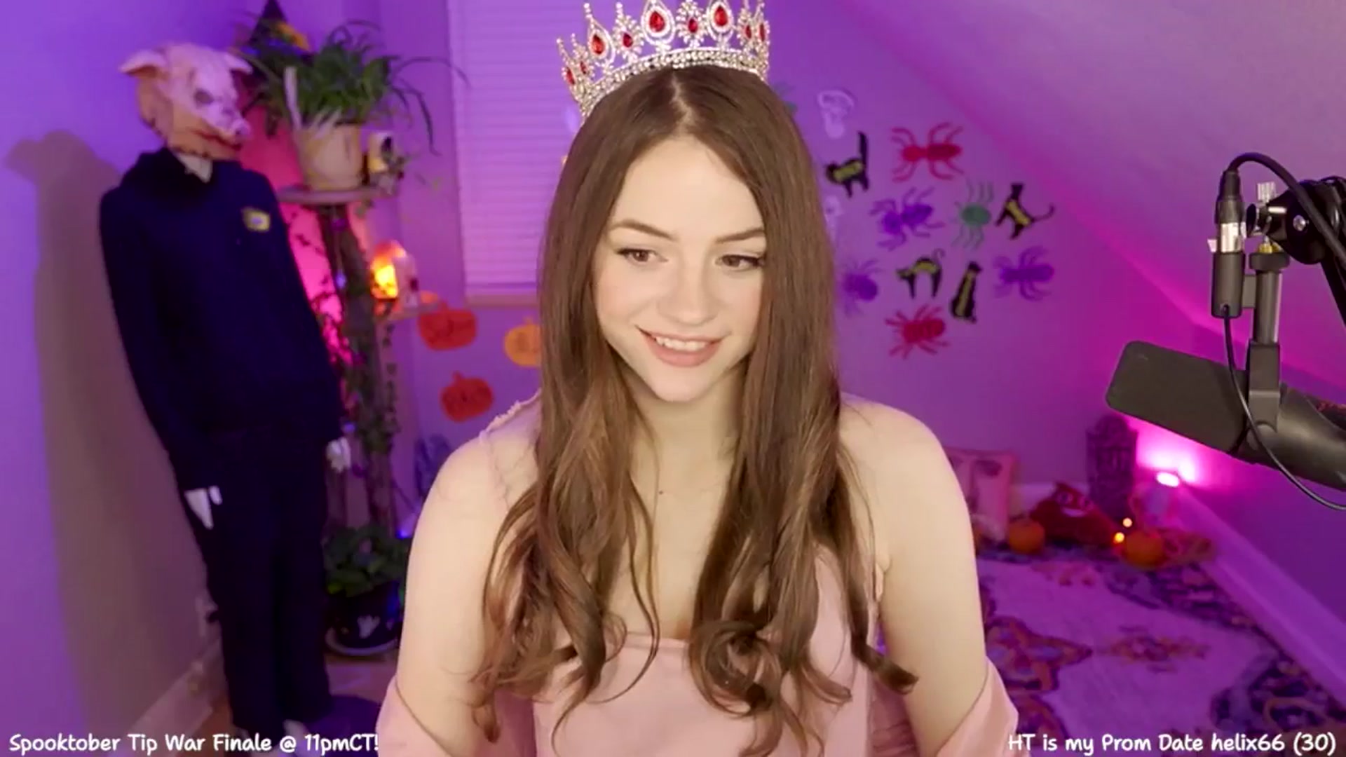 Gallery image thumbnail from SophiesJungle's myfreecams stream on, 11/01/2024, 07:09 image 5 of 20