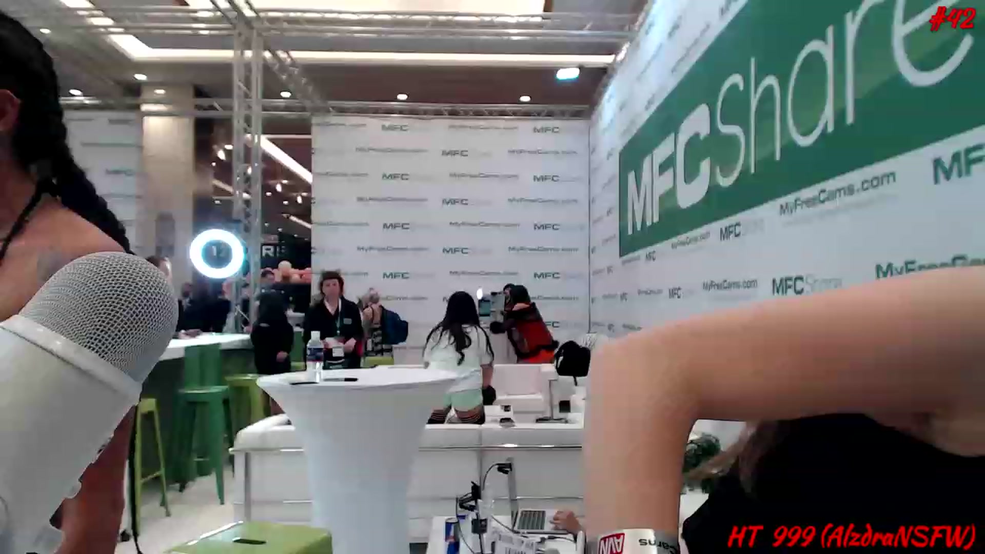 Gallery image thumbnail from SophiesPalace's myfreecams stream on, 01/05/2023, 04:05 image 11 of 20