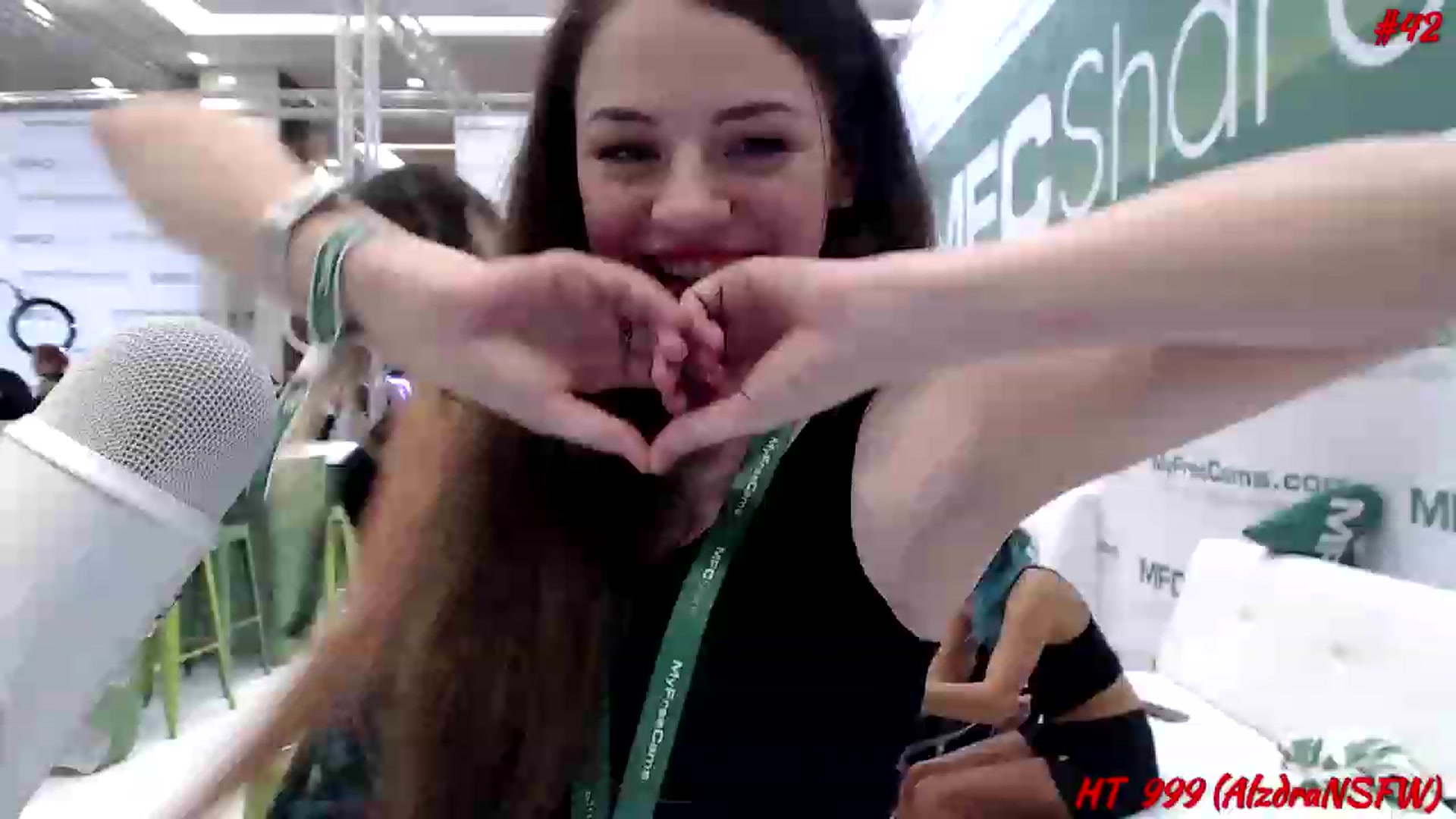 Gallery image thumbnail from SophiesPalace's myfreecams stream on, 01/05/2023, 04:05 image 16 of 20