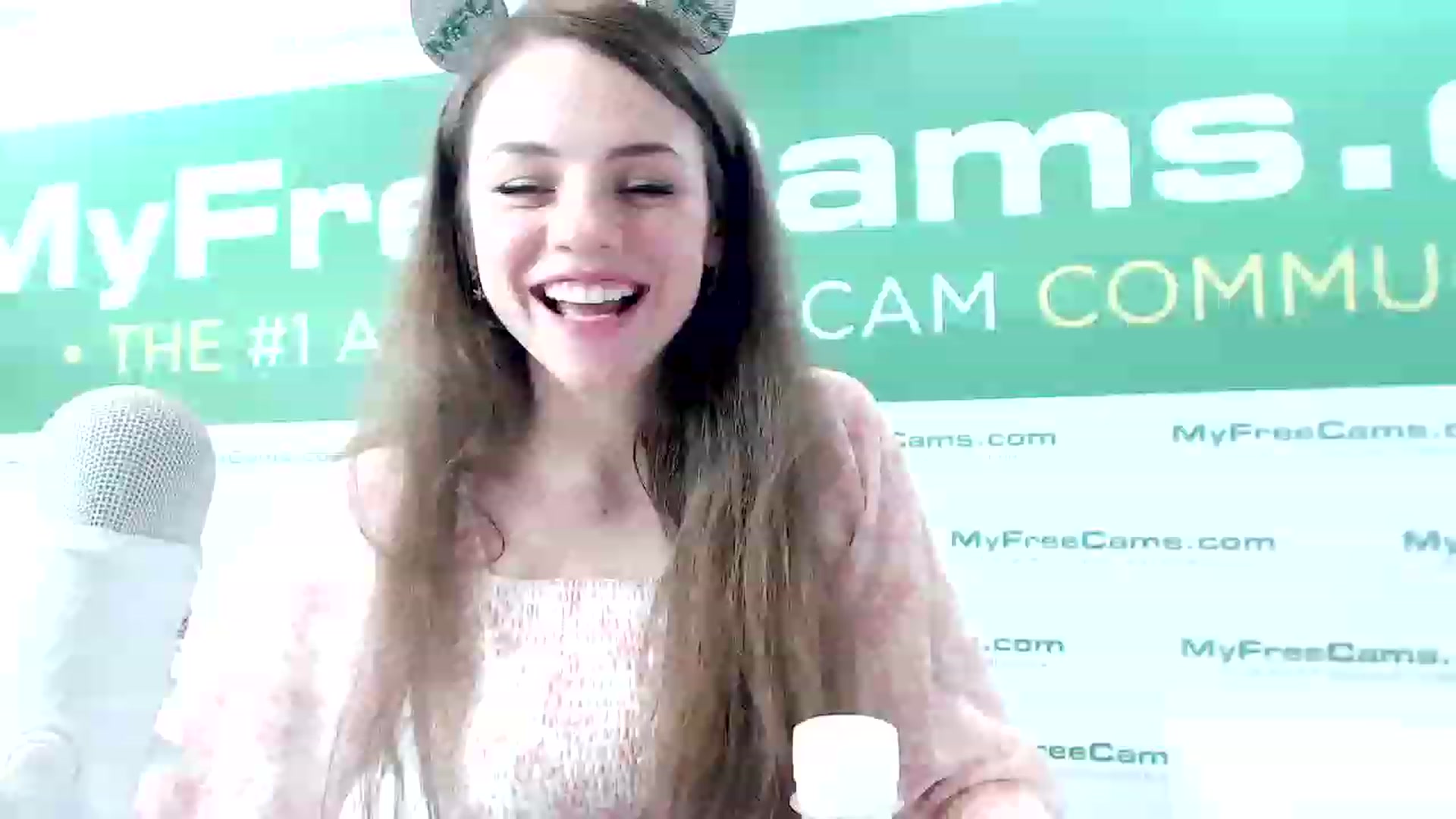 Gallery image thumbnail from SophiesPalace's myfreecams stream on, 01/06/2023, 04:04 image 5 of 20