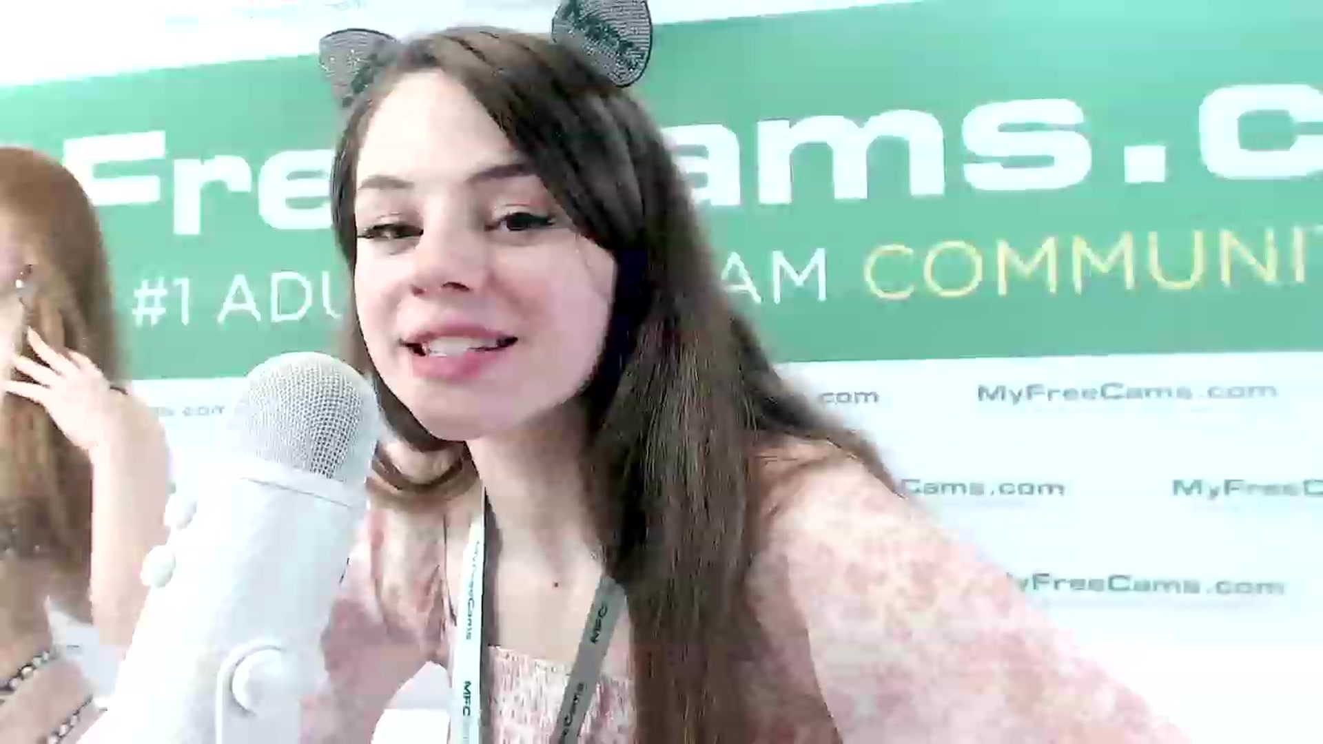 Gallery image thumbnail from SophiesPalace's myfreecams stream on, 01/06/2023, 04:04 image 11 of 20