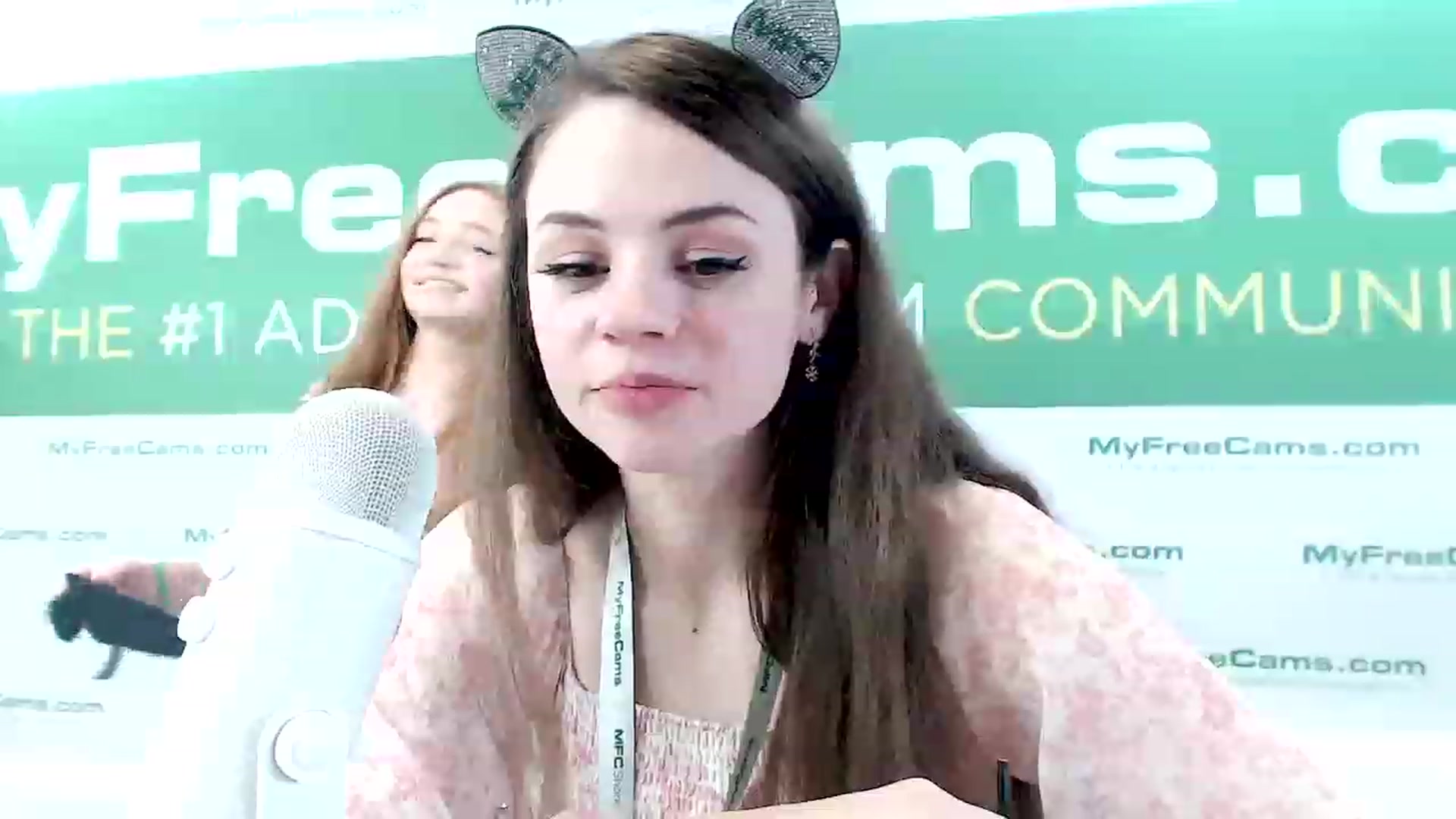 Gallery image thumbnail from SophiesPalace's myfreecams stream on, 01/06/2023, 04:04 image 14 of 20