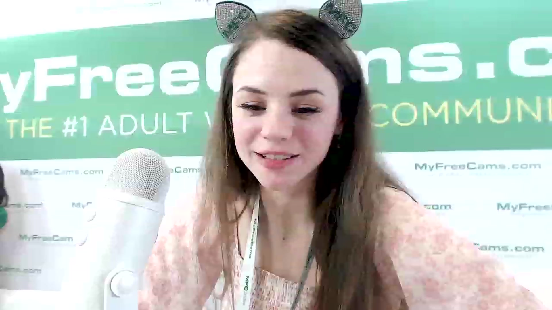 Gallery image thumbnail from SophiesPalace's myfreecams stream on, 01/06/2023, 04:04 image 15 of 20