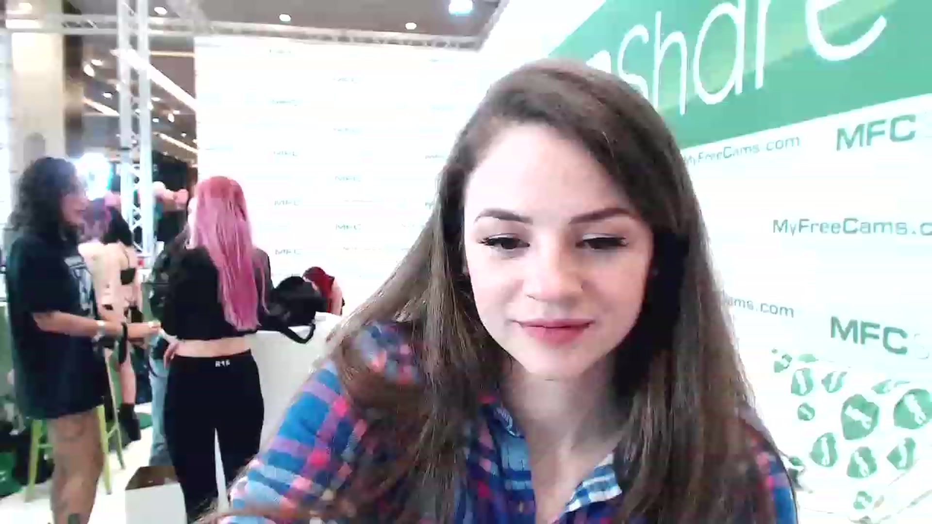 Gallery image thumbnail from SophiesPalace's myfreecams stream on, 01/08/2023, 24:03 image 2 of 20