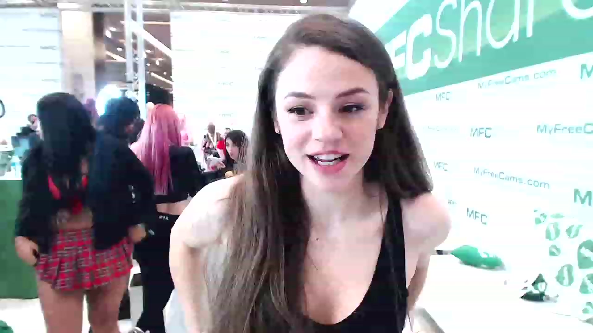Gallery image thumbnail from SophiesPalace's myfreecams stream on, 01/08/2023, 24:03 image 4 of 20
