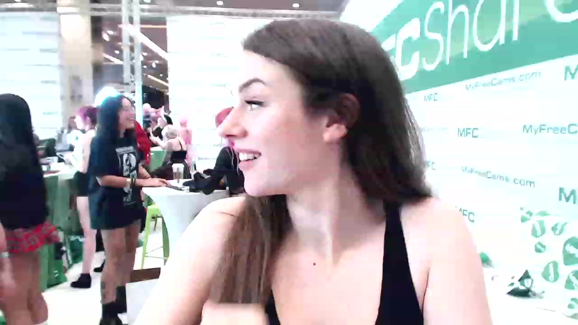 Gallery image thumbnail from SophiesPalace's myfreecams stream on, 01/08/2023, 24:03 image 5 of 20