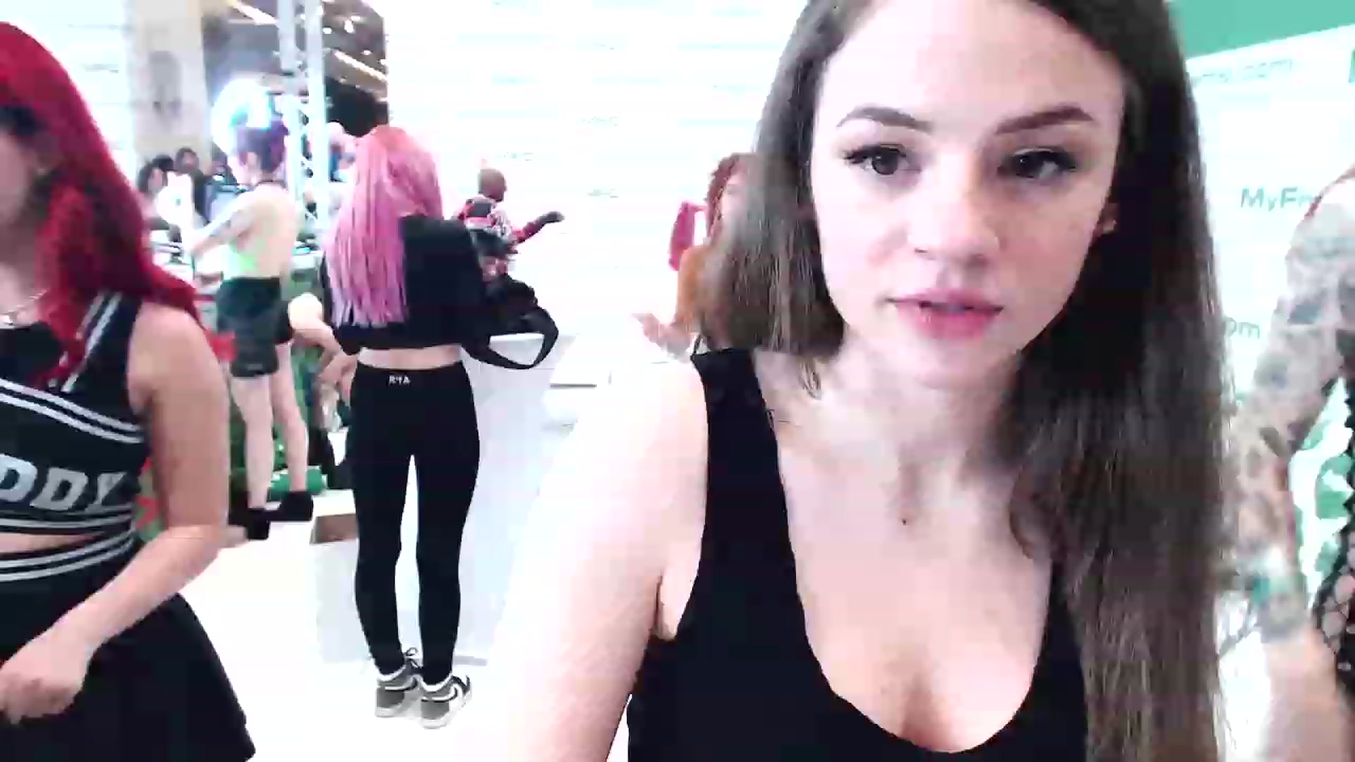 Gallery image thumbnail from SophiesPalace's myfreecams stream on, 01/08/2023, 24:03 image 8 of 20