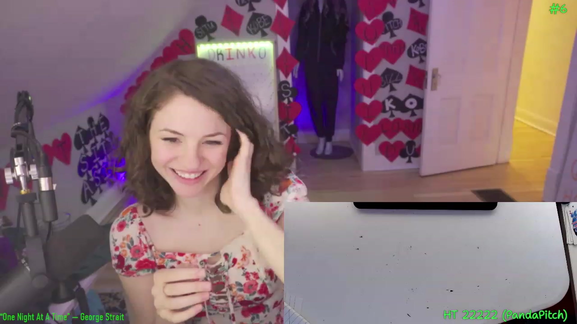 Gallery image thumbnail from SophiesPalace's myfreecams stream on, 03/05/2023, 08:03 image 14 of 20